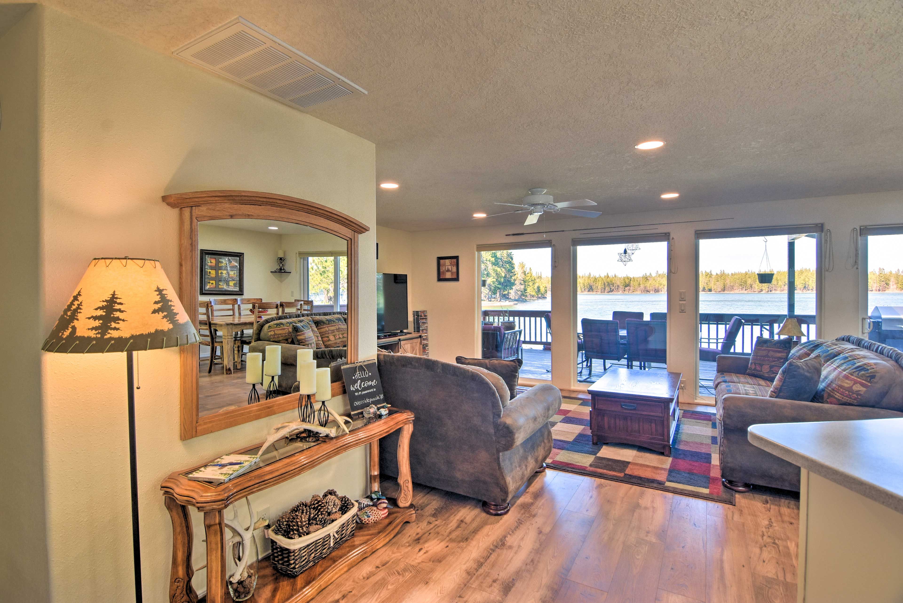 Living Room | Free WiFi