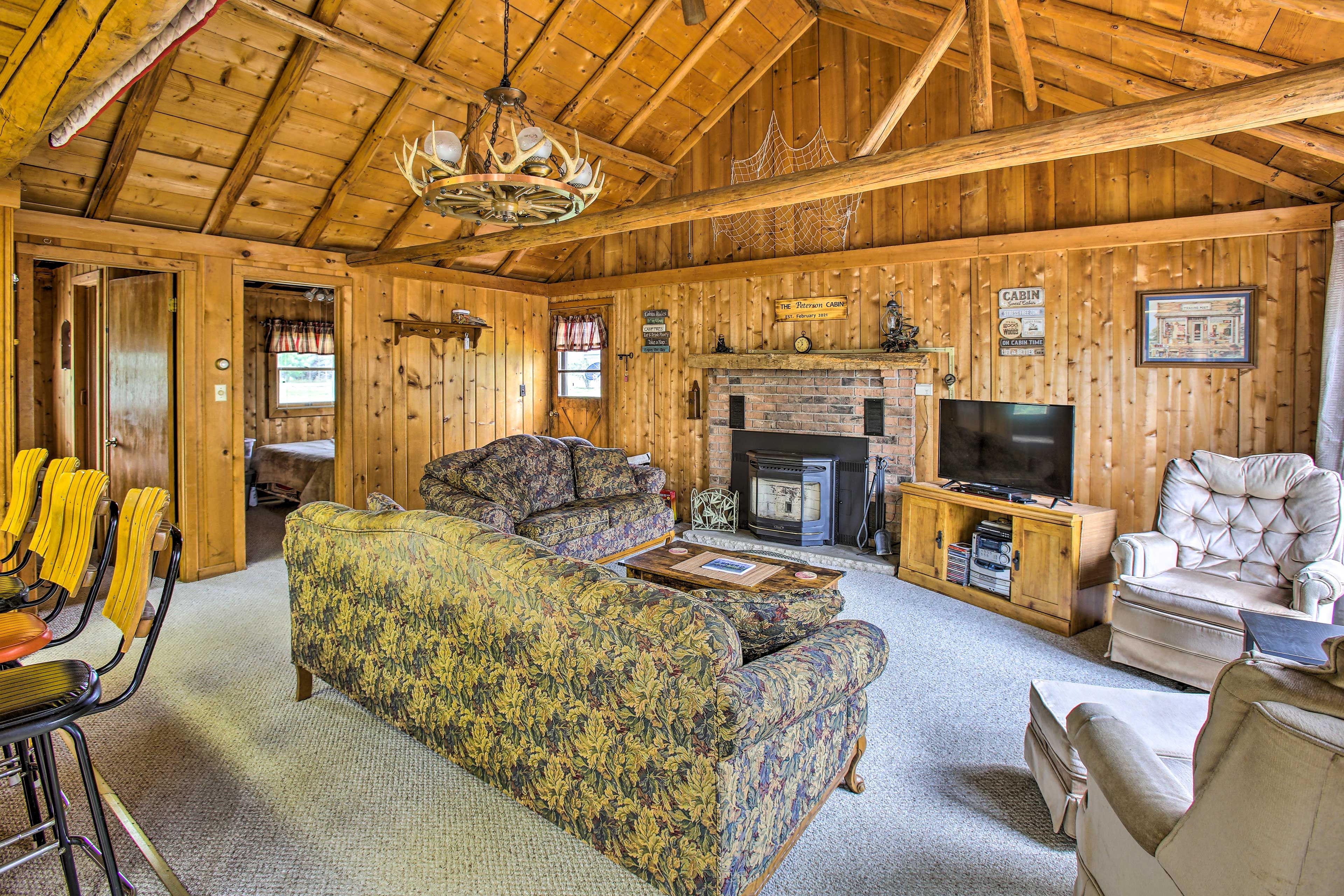 Living Room | Cable TV