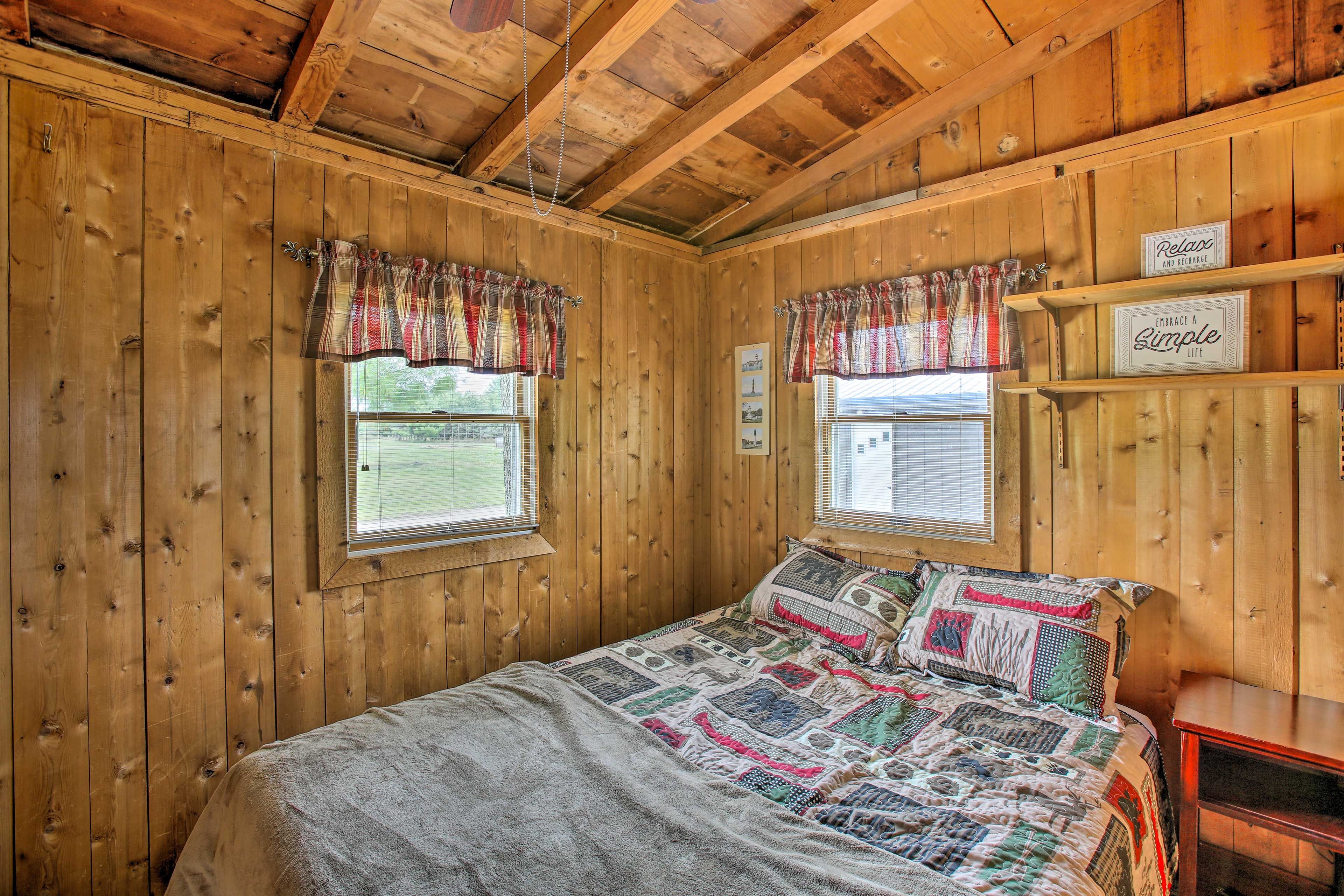 Bedroom 2 | Queen Bed