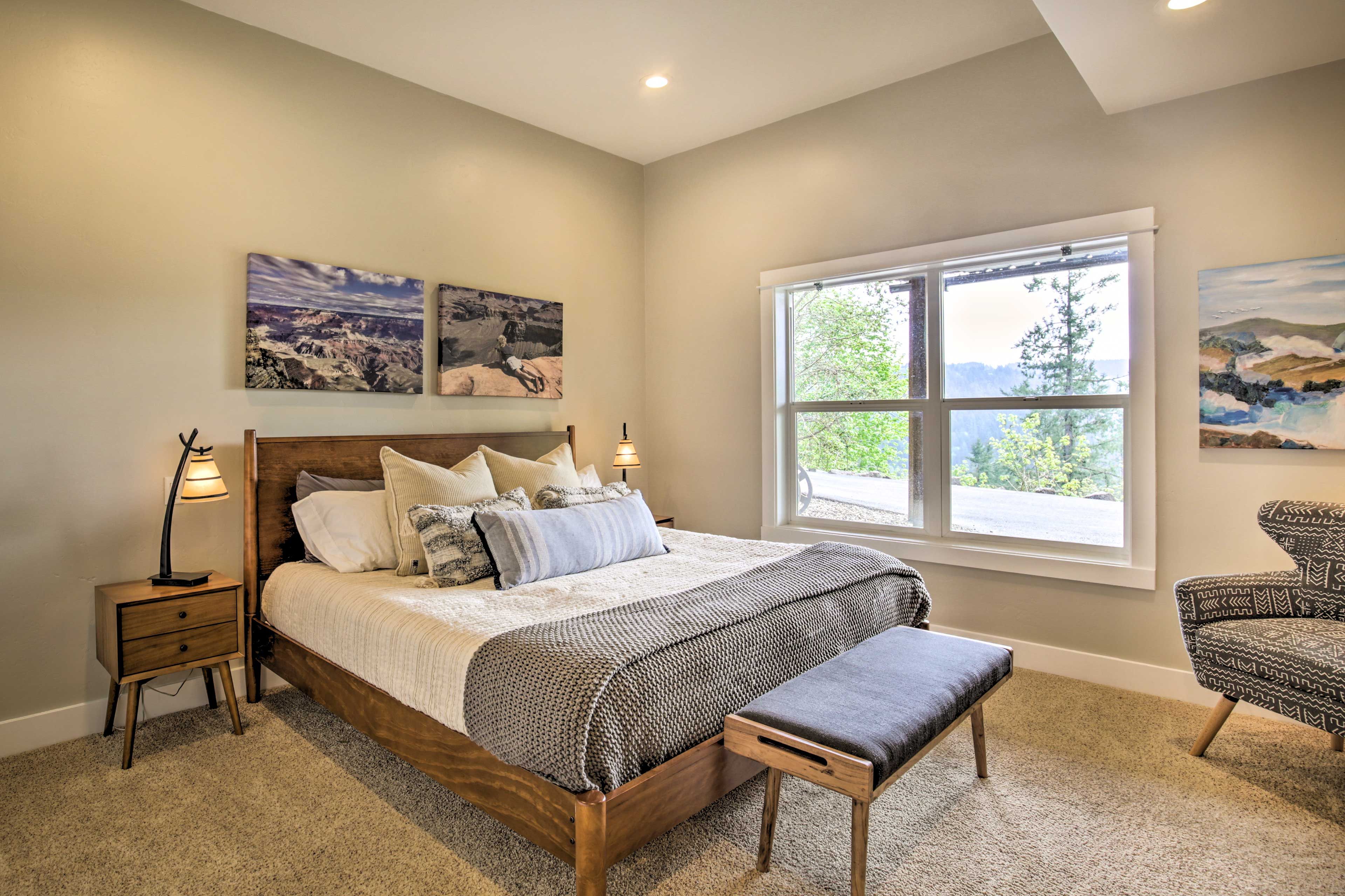 Bedroom | King Bed | Full Rollaway Bed | Smart TV w/ Cable