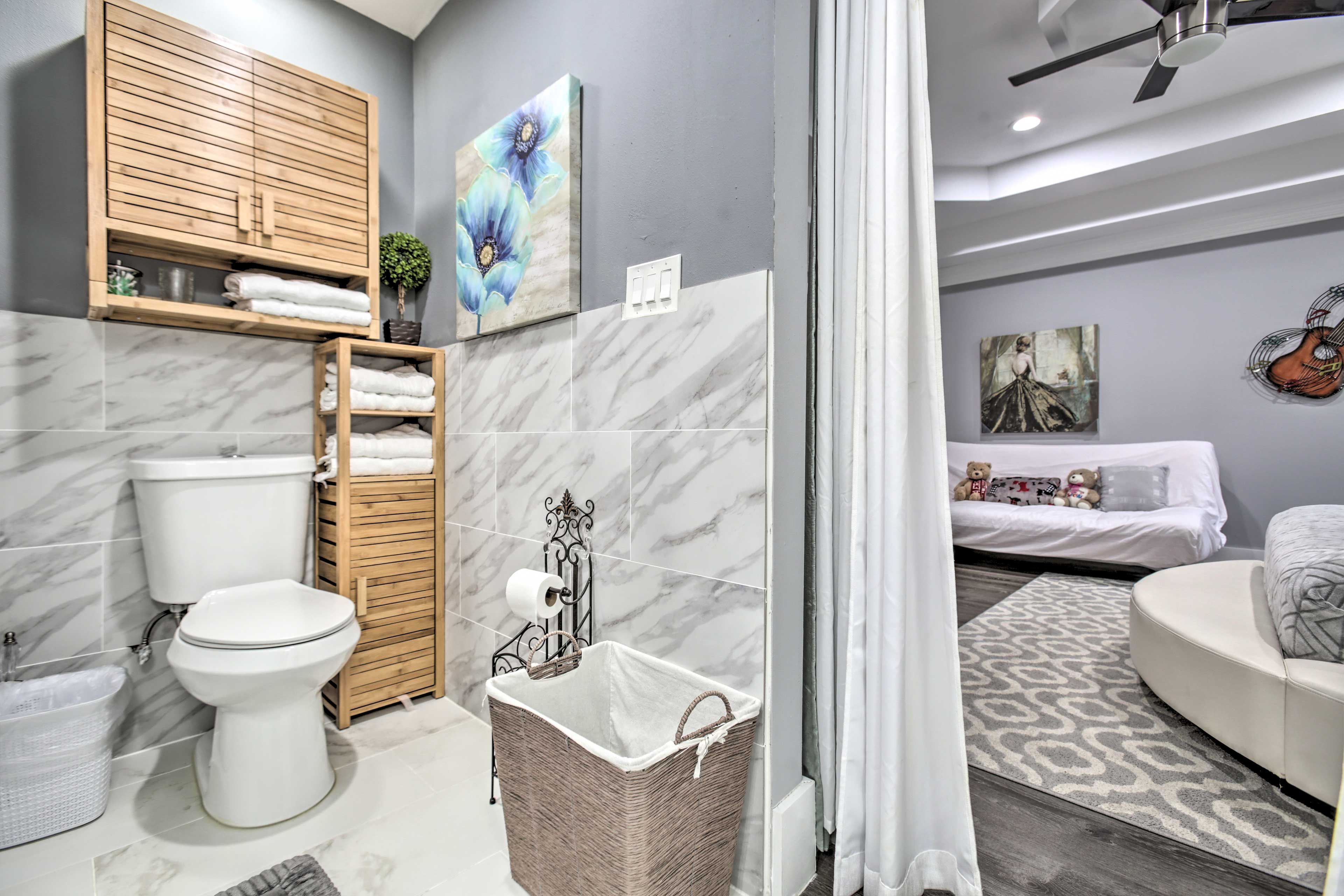 En-Suite Bathroom | Towels Provided
