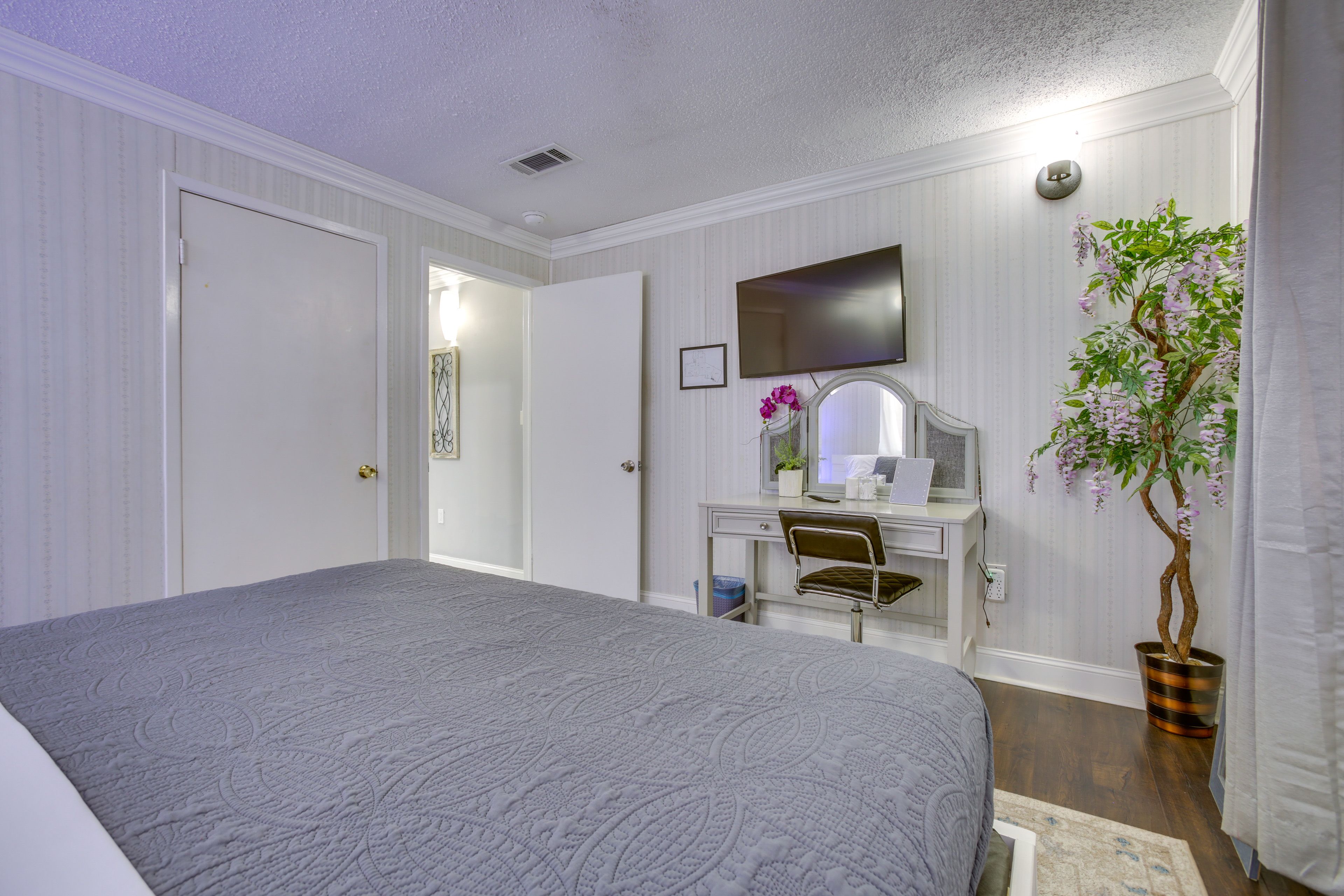 Bedroom 4 | Laptop-Friendly Workspace