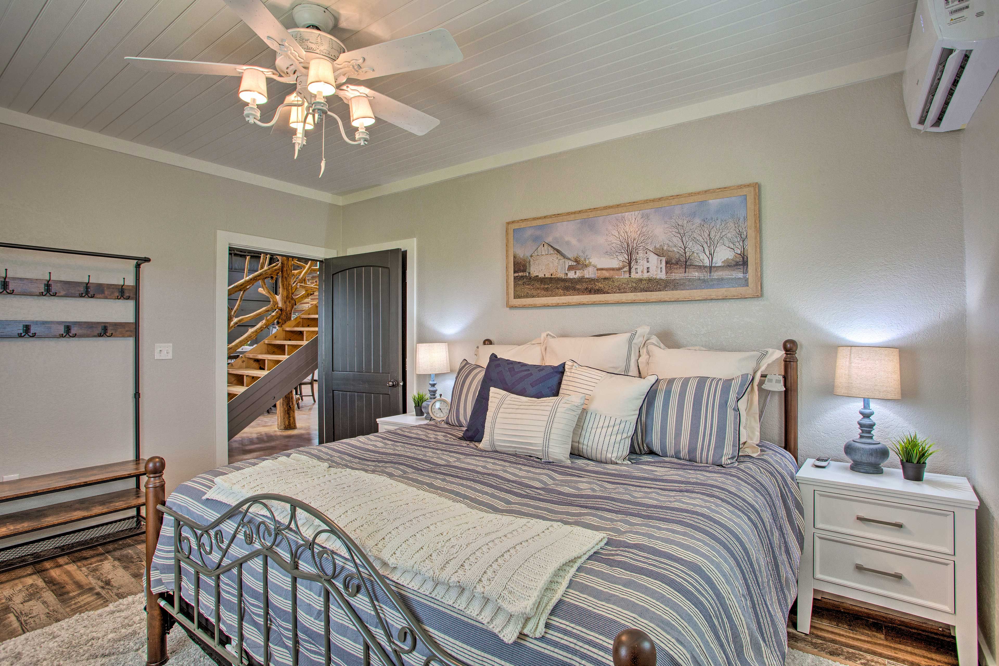 Bedroom 2 | King Bed