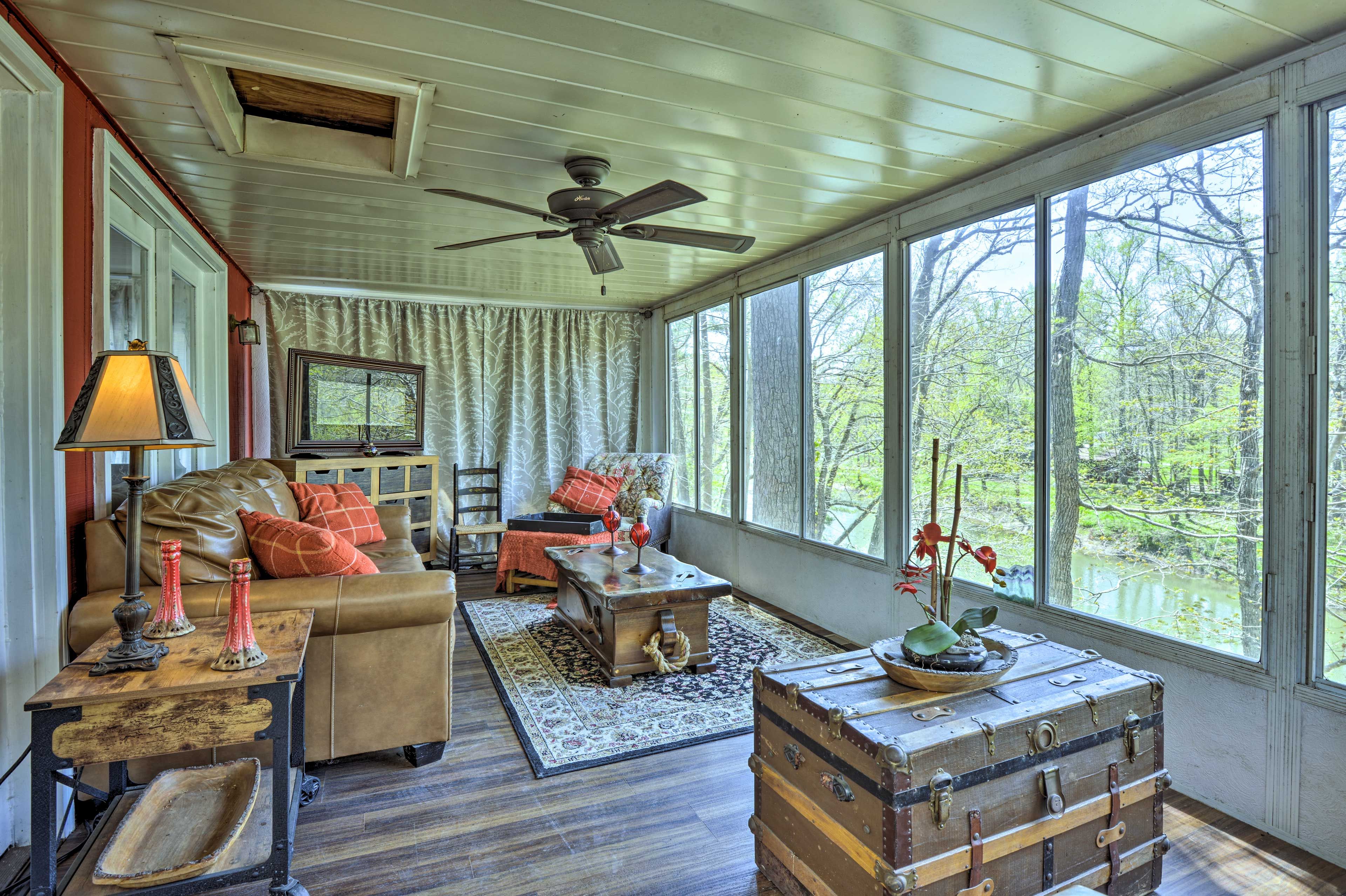 Sunroom | Sleeper Sofa | Twin Pullout Sleeper Chair