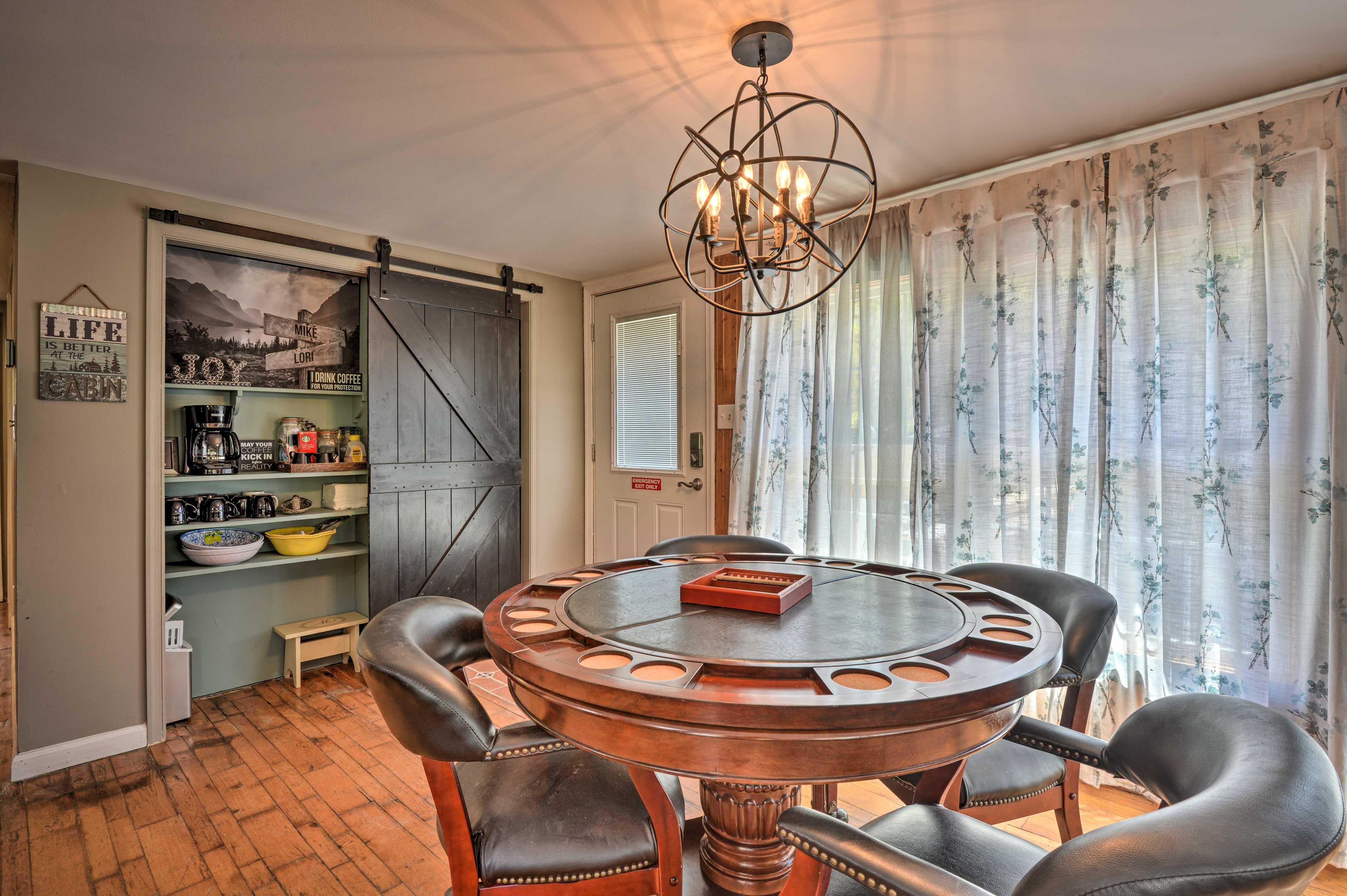 Poker Table