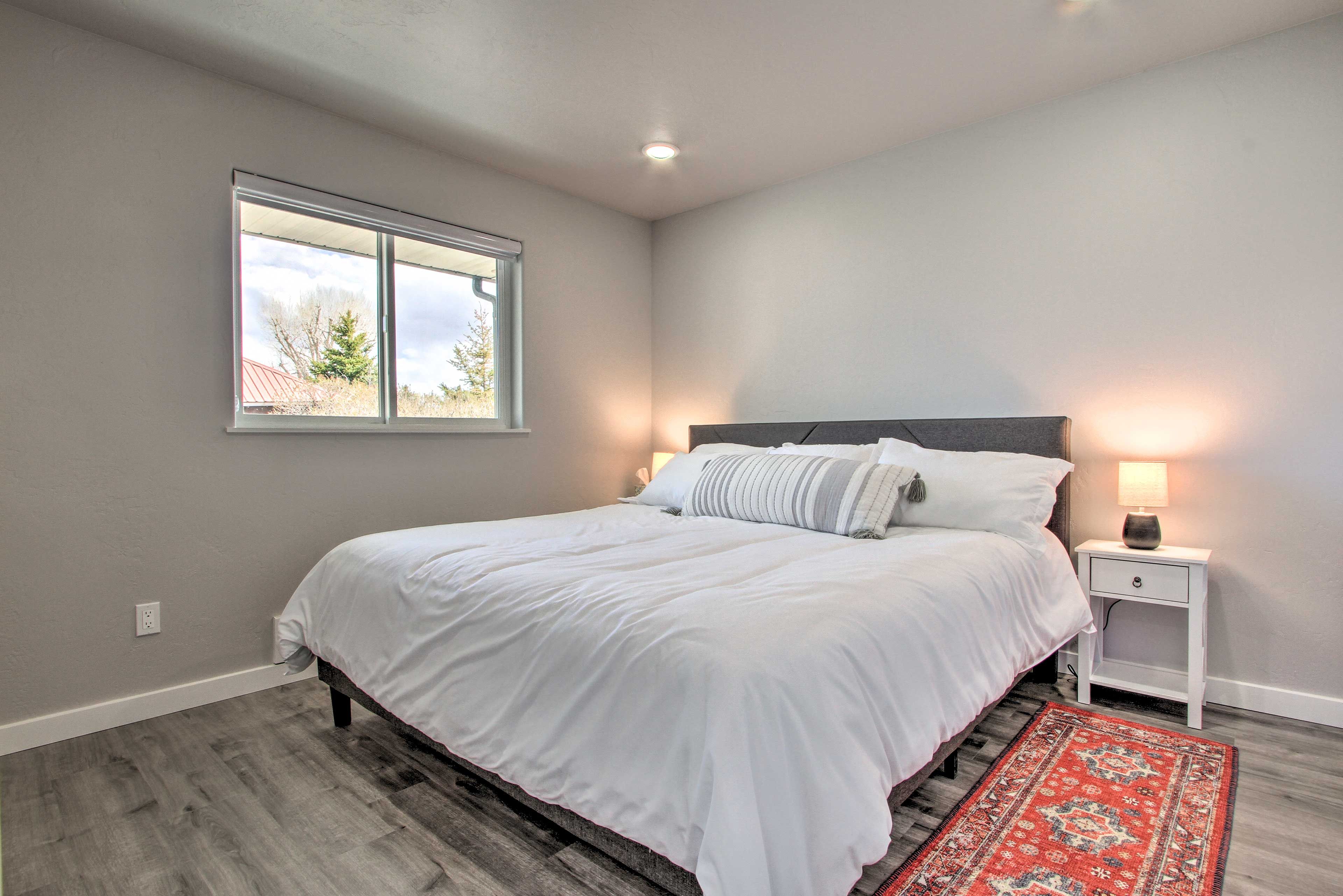 Bedroom 1 | King Bed