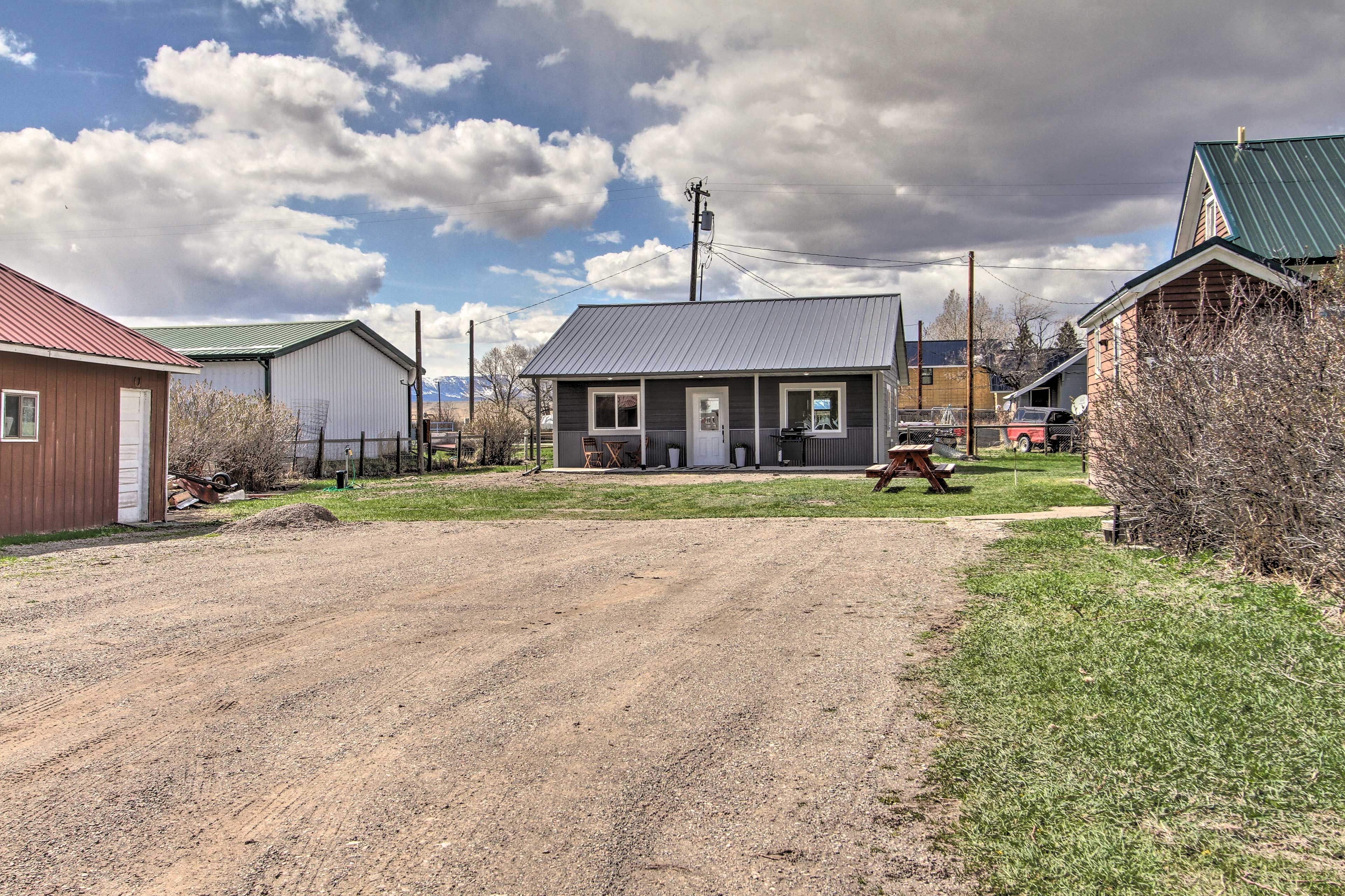 Parking | Driveway (4 Vehicles)