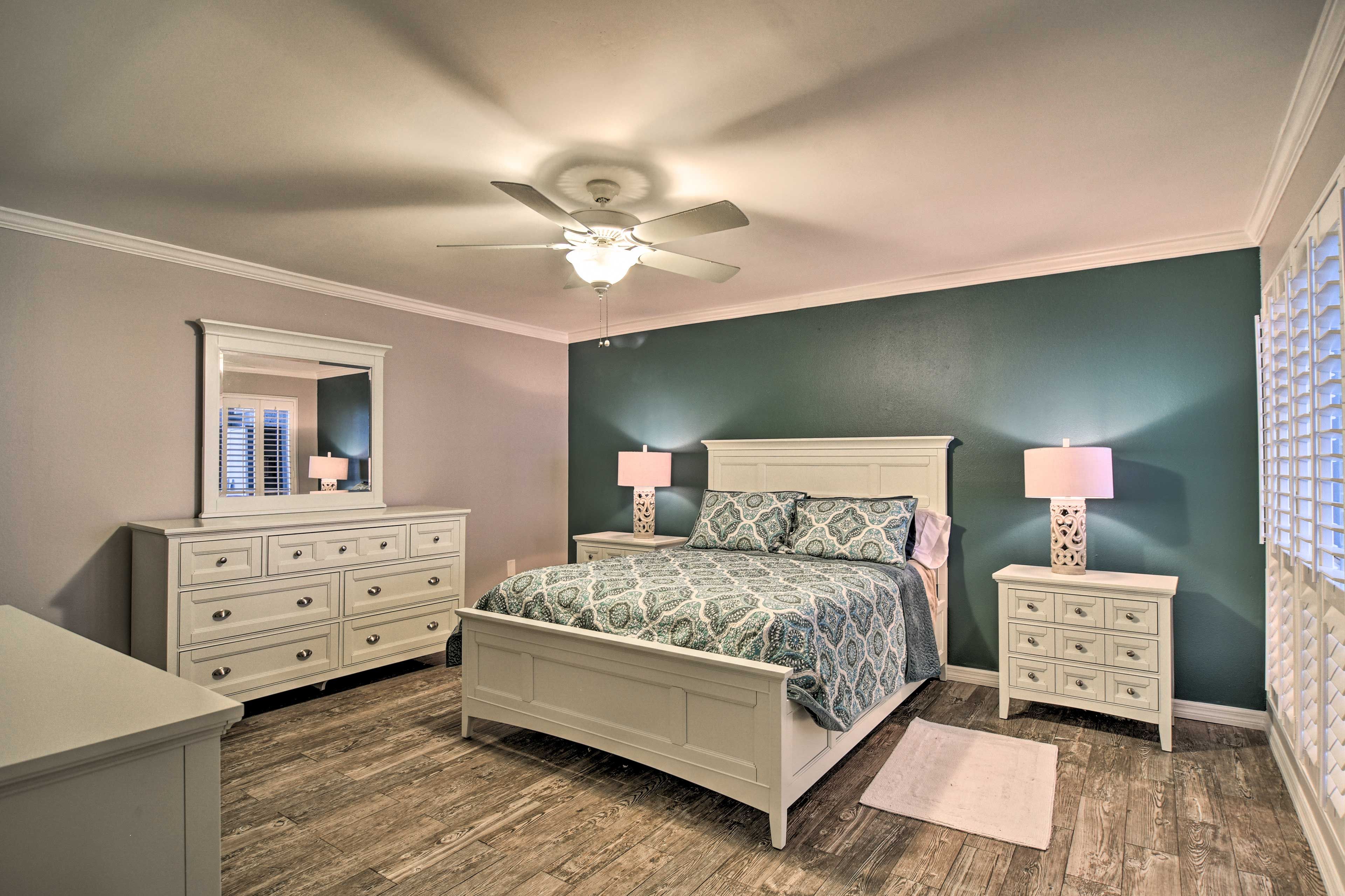 Bedroom 2 | Queen Bed