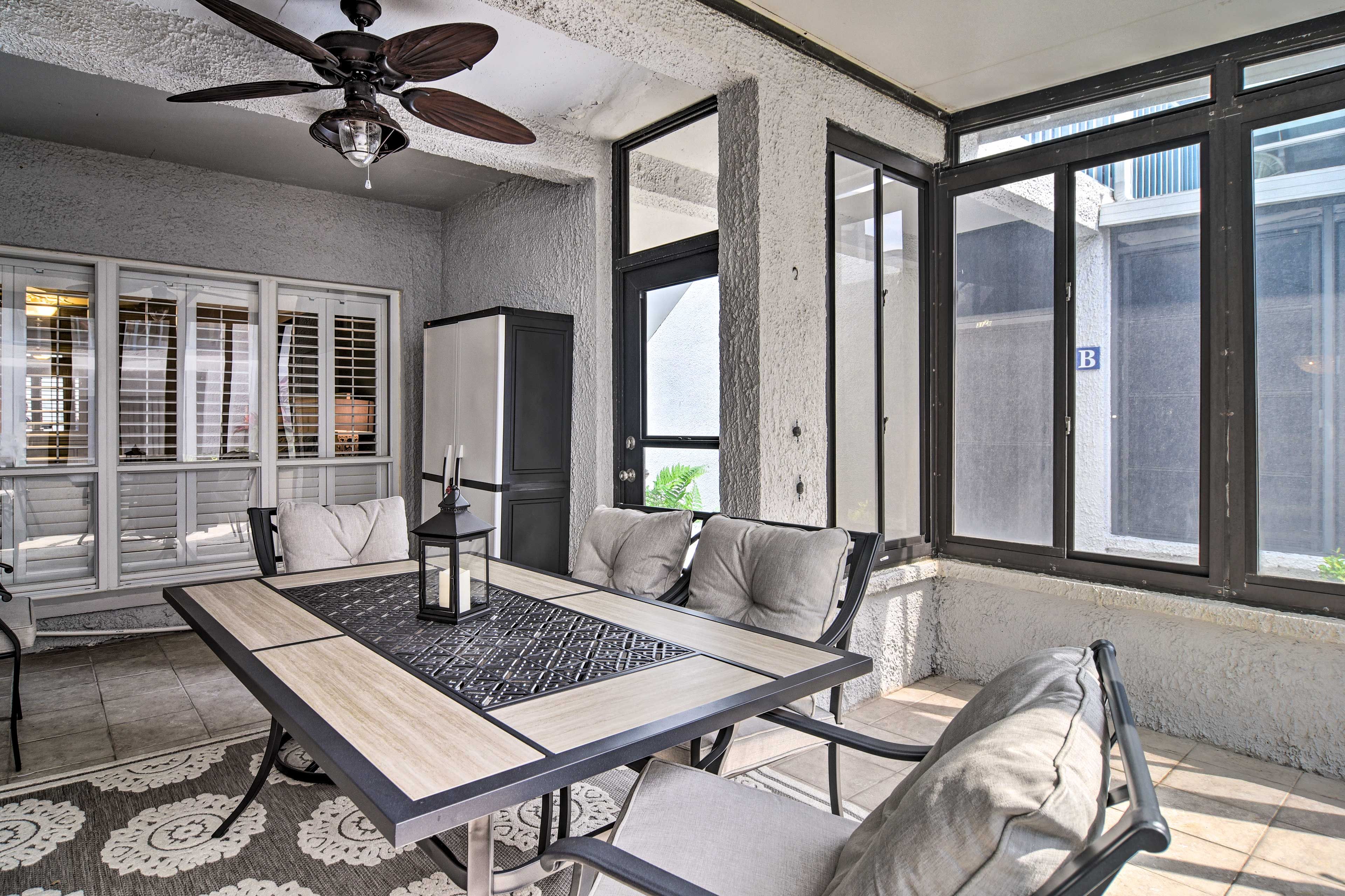 Screened-In Patio | Step-Free Access
