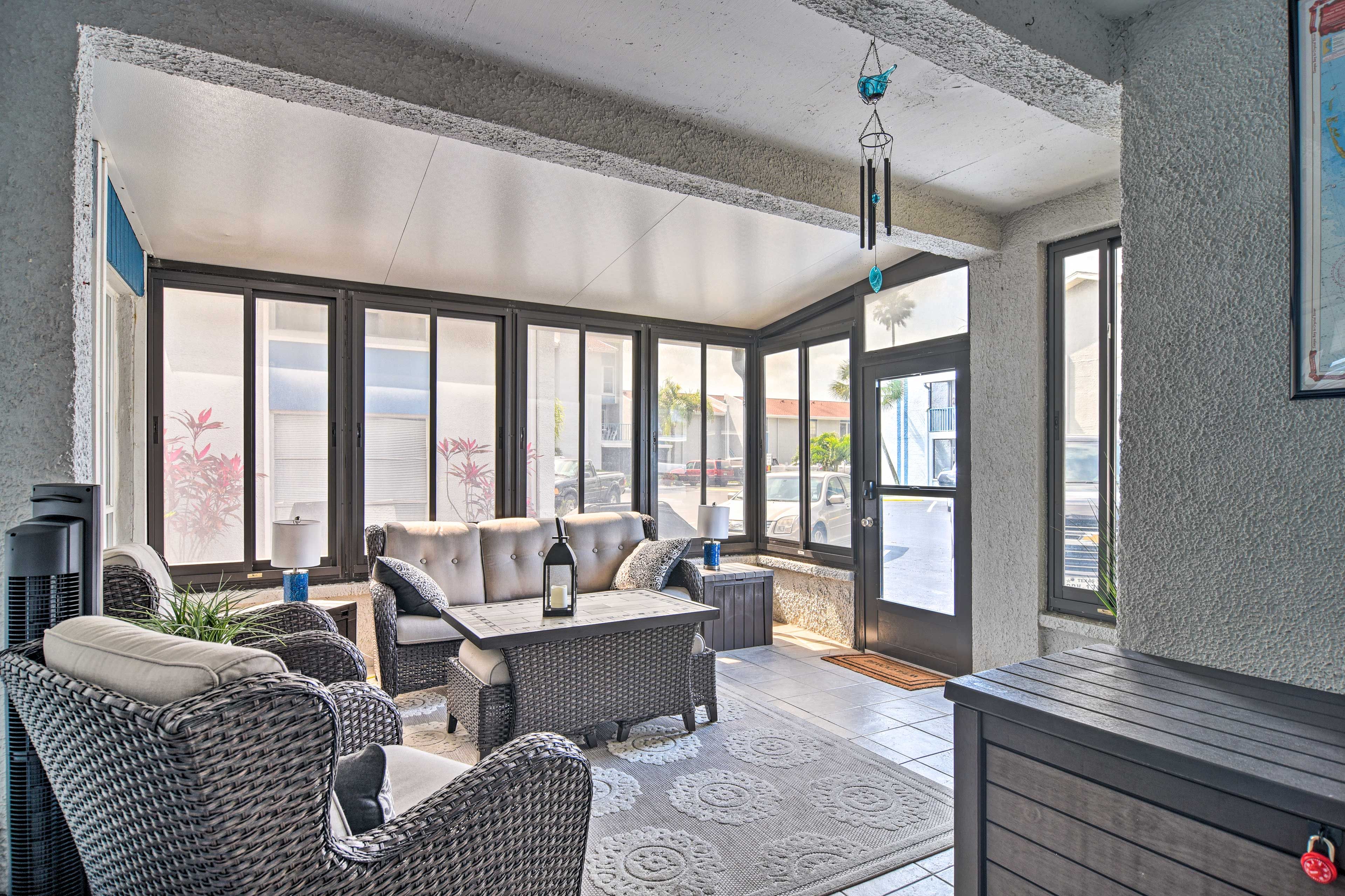 Screened-In Patio