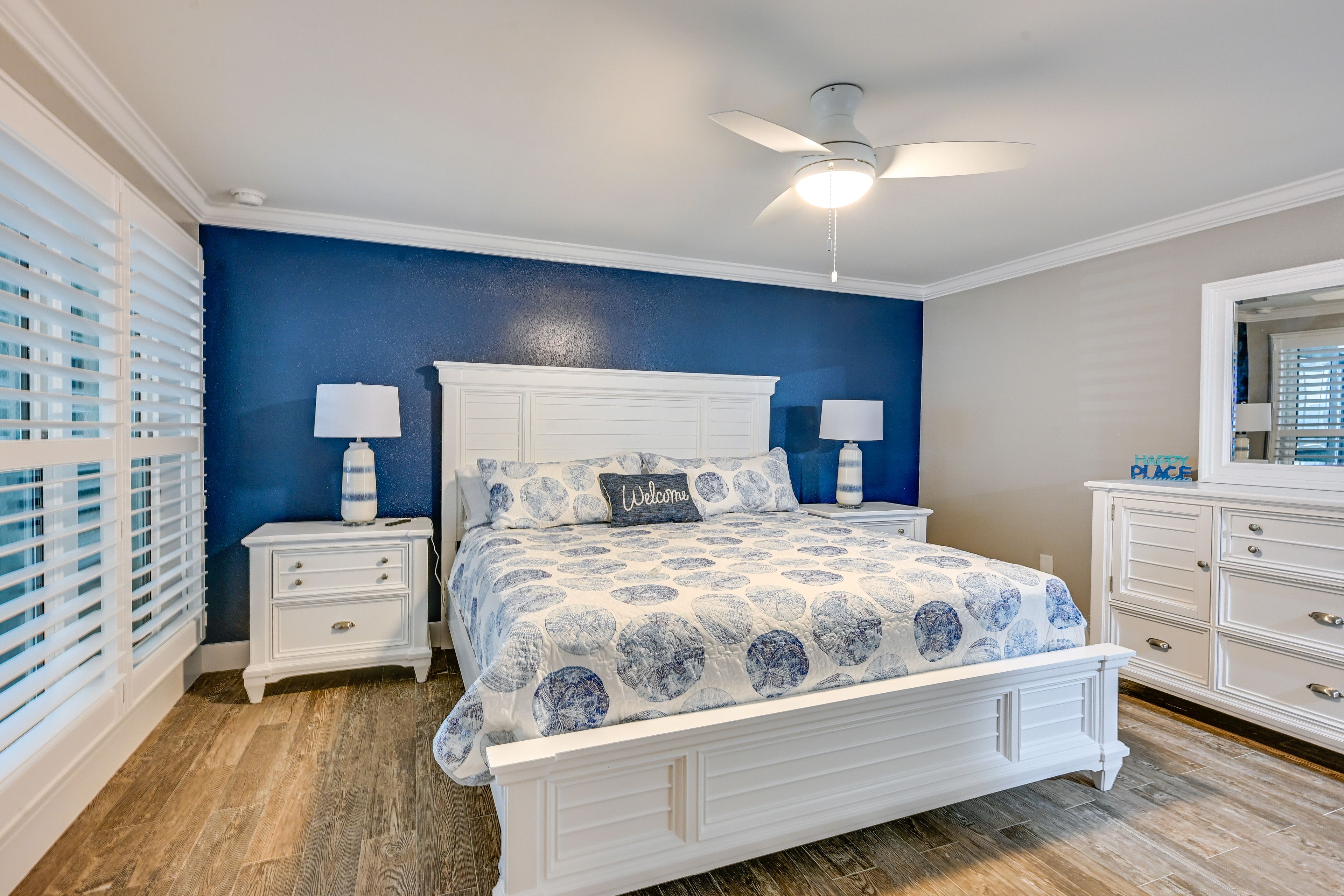 Bedroom 1 | King Bed | Linens Provided