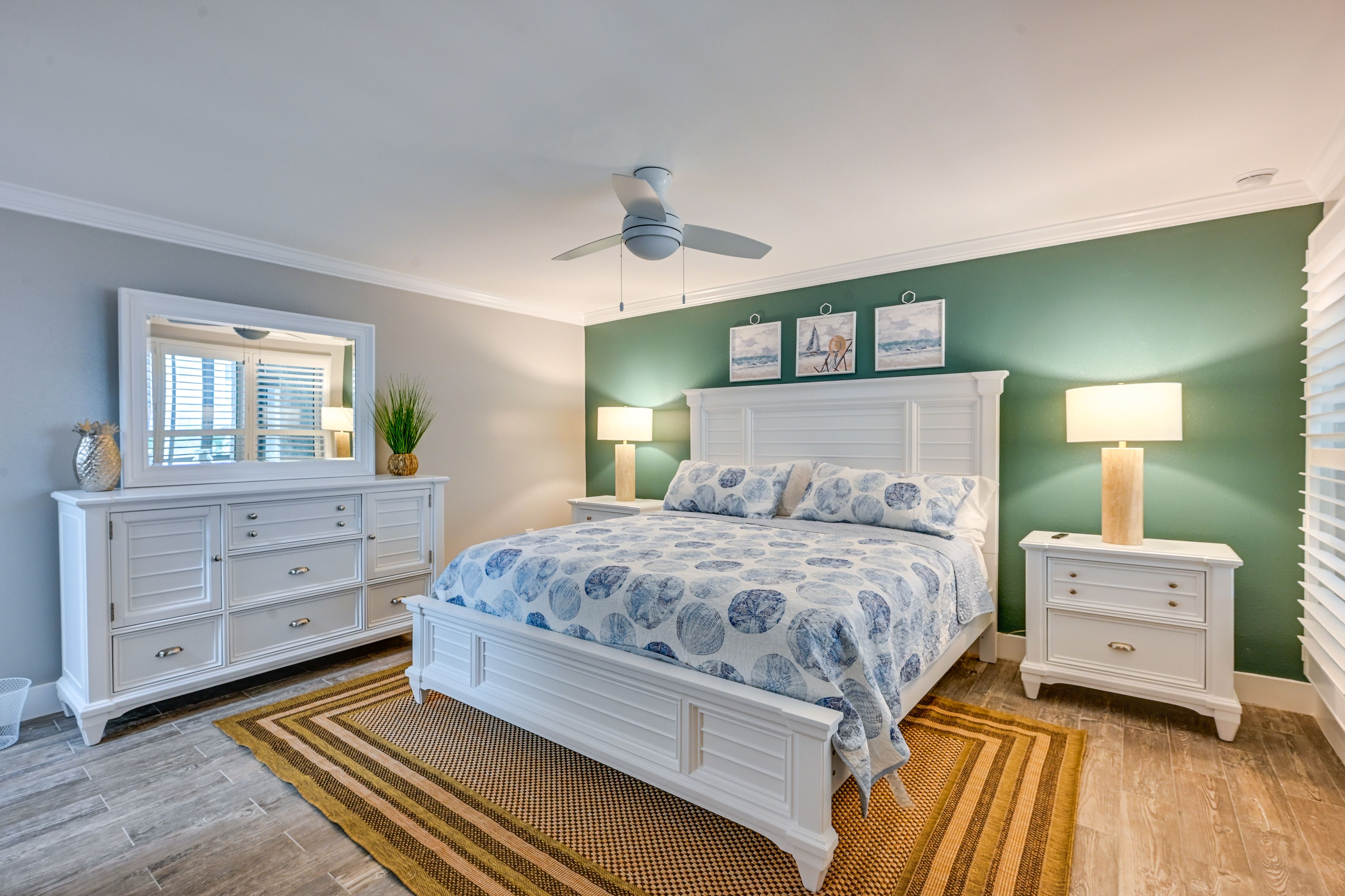 Bedroom 2 | King Bed