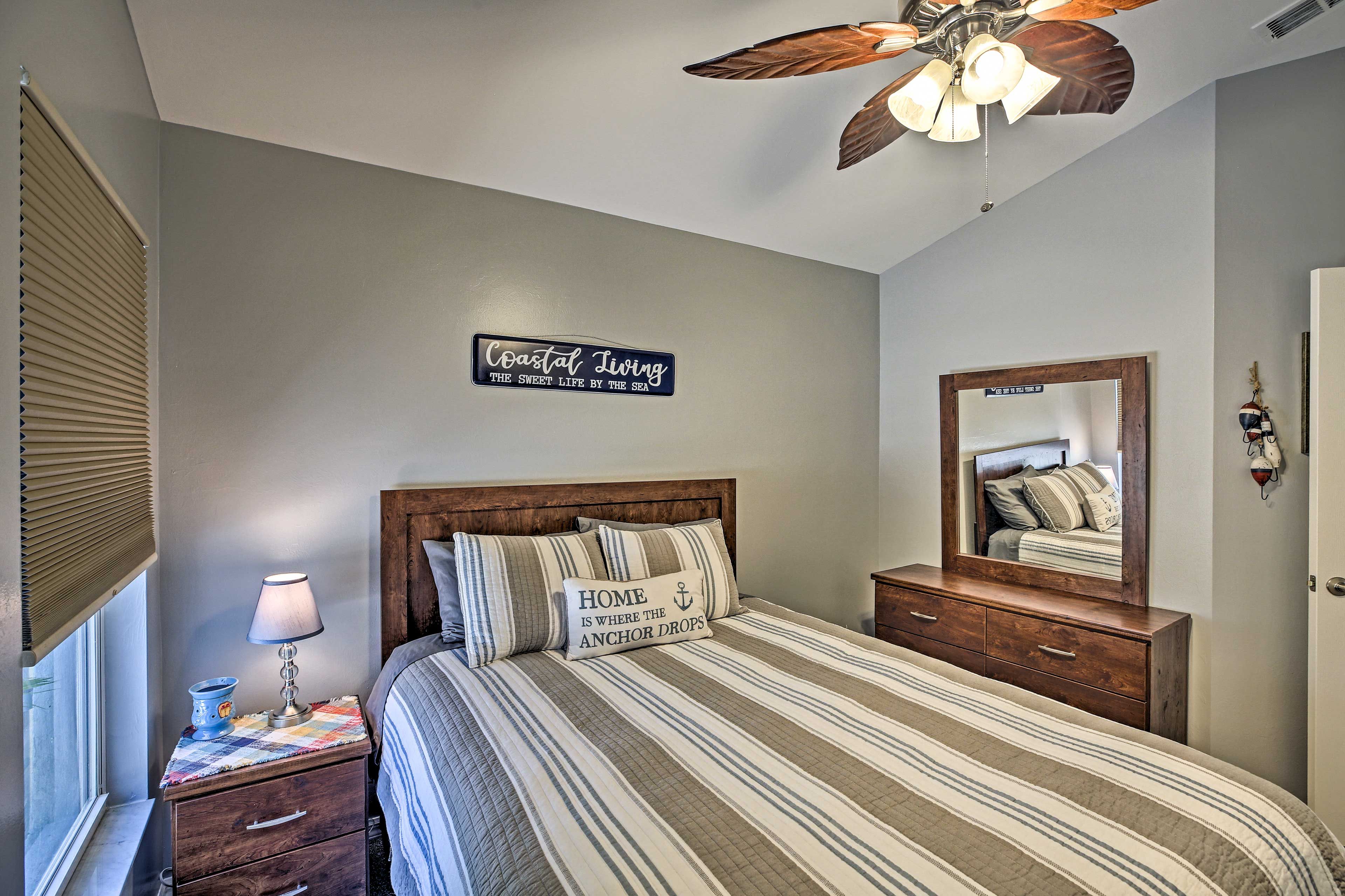 Bedroom 2 | Queen Bed