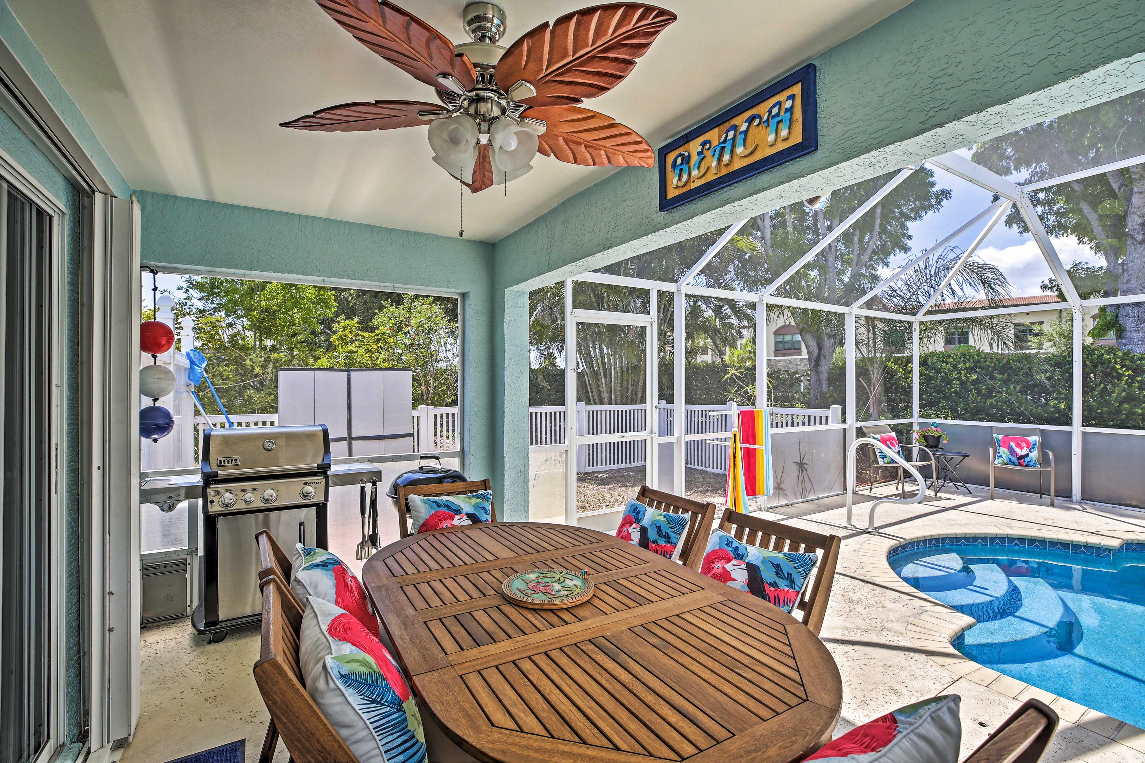 Covered Patio | Outdoor Dining Table | Gas  Grill