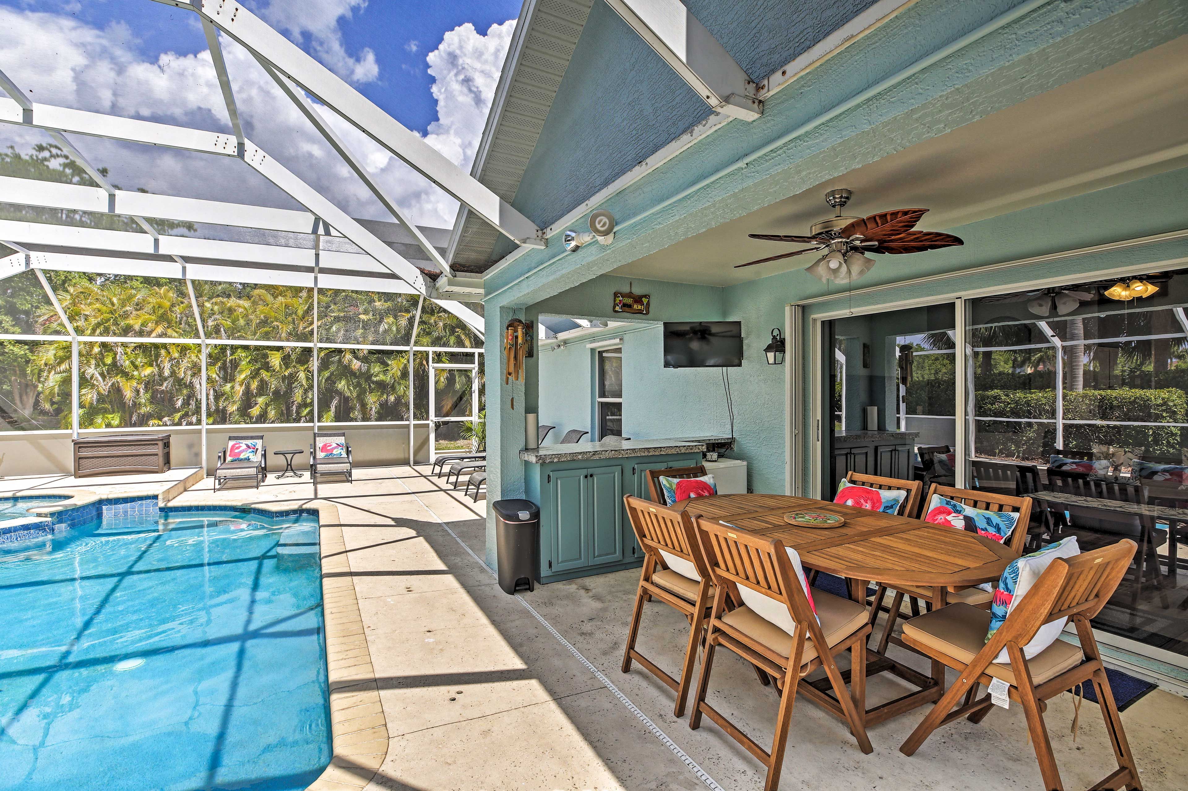 Private Pool & Hot Tub | Outdoor Entertainment Area | Gas Grill | Smart TV