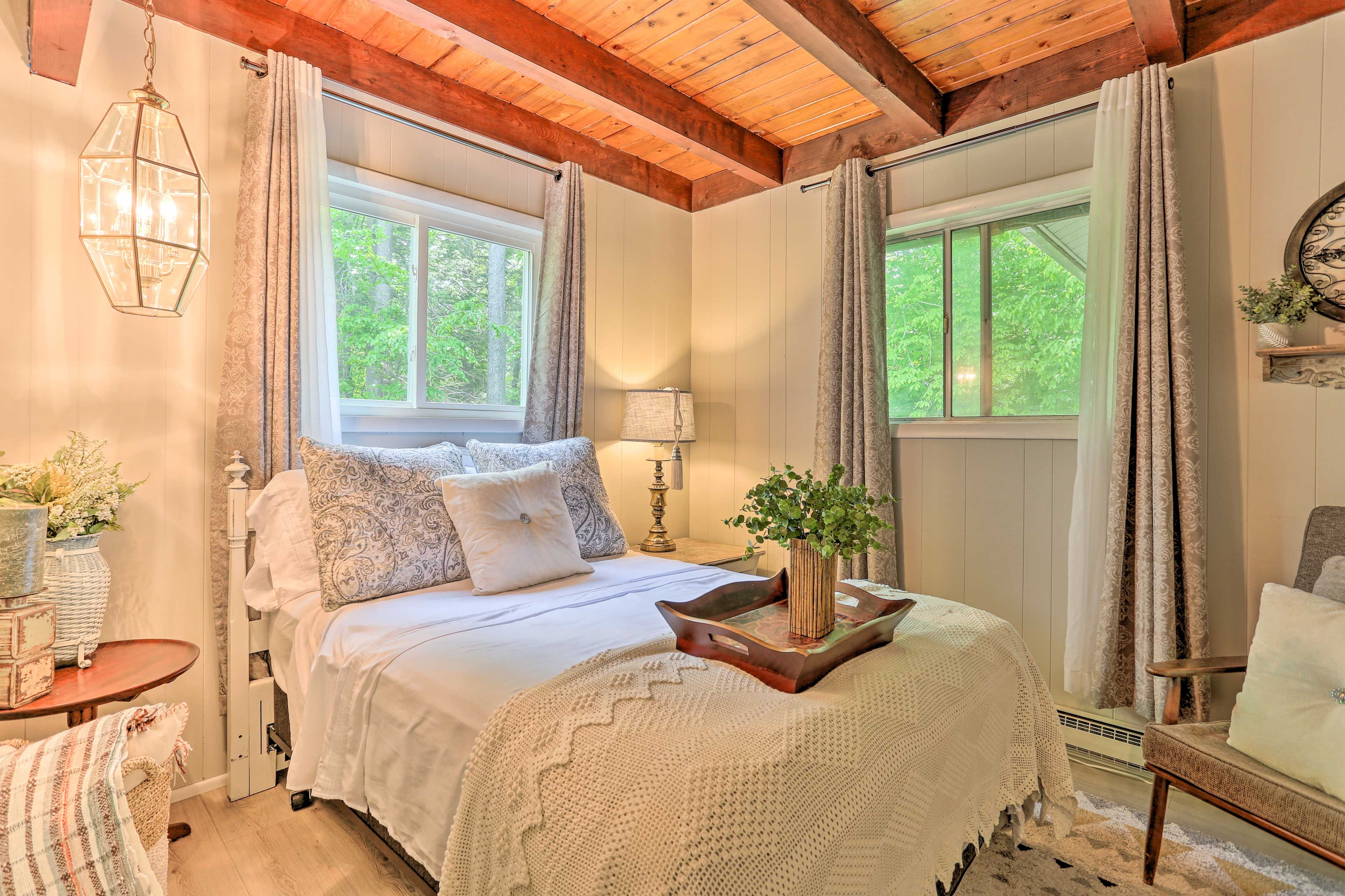 Bedroom 2 | Queen Bed
