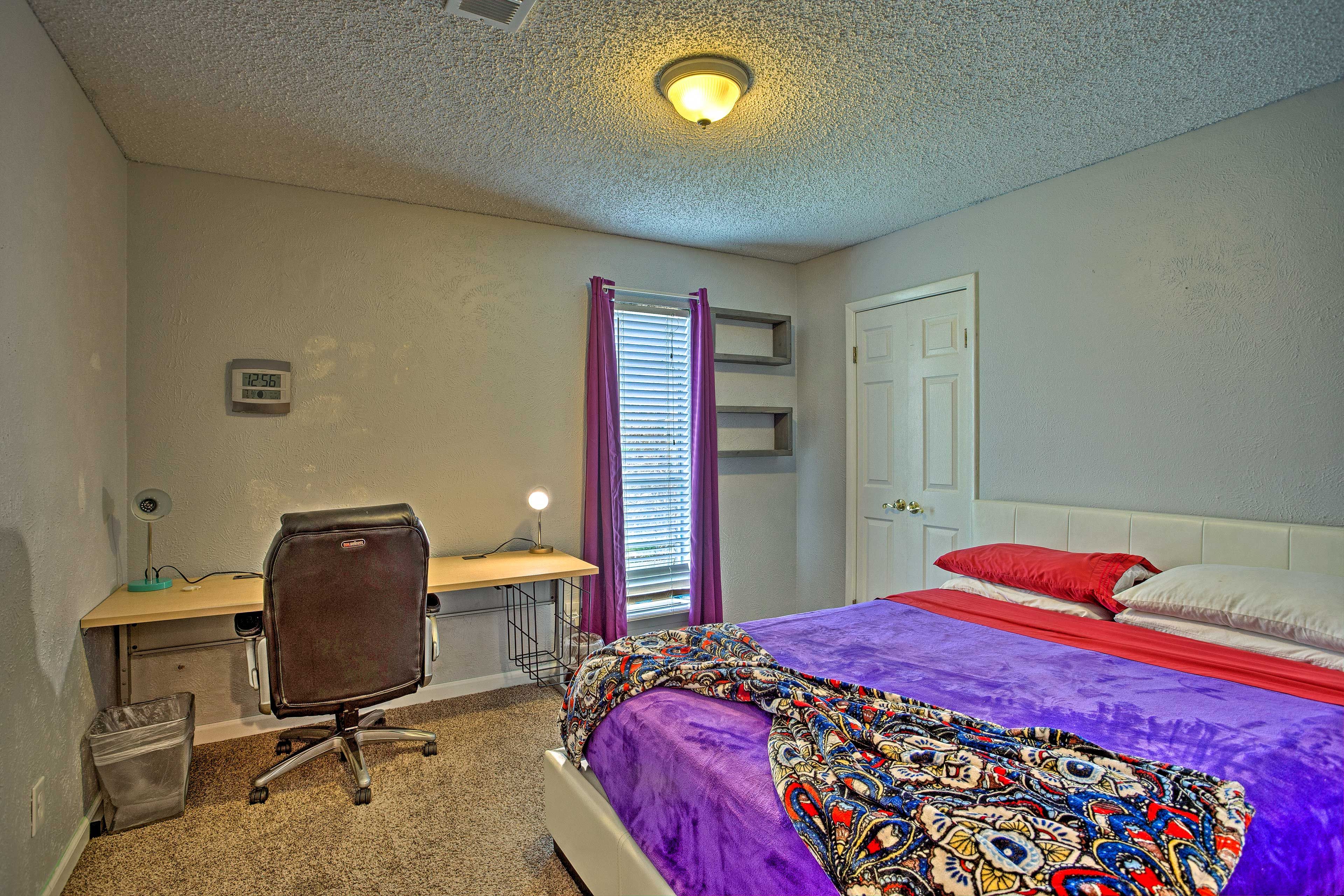 Bedroom 2 | Queen Bed
