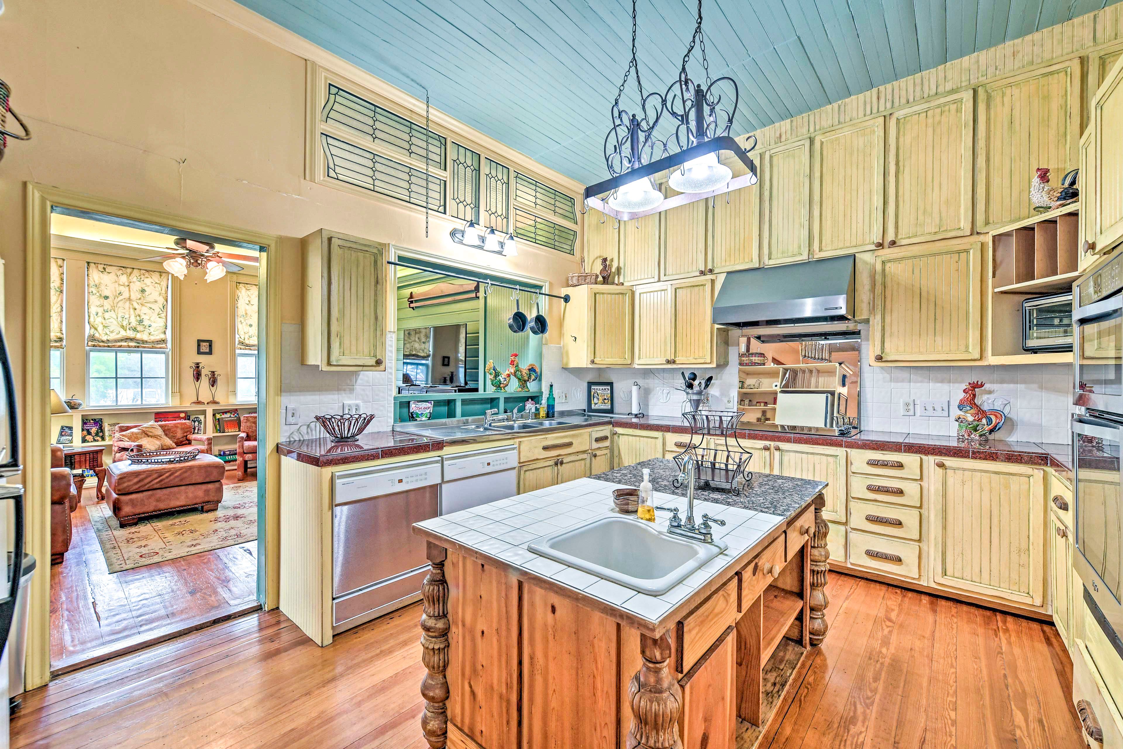 Kitchen | Fully Equipped