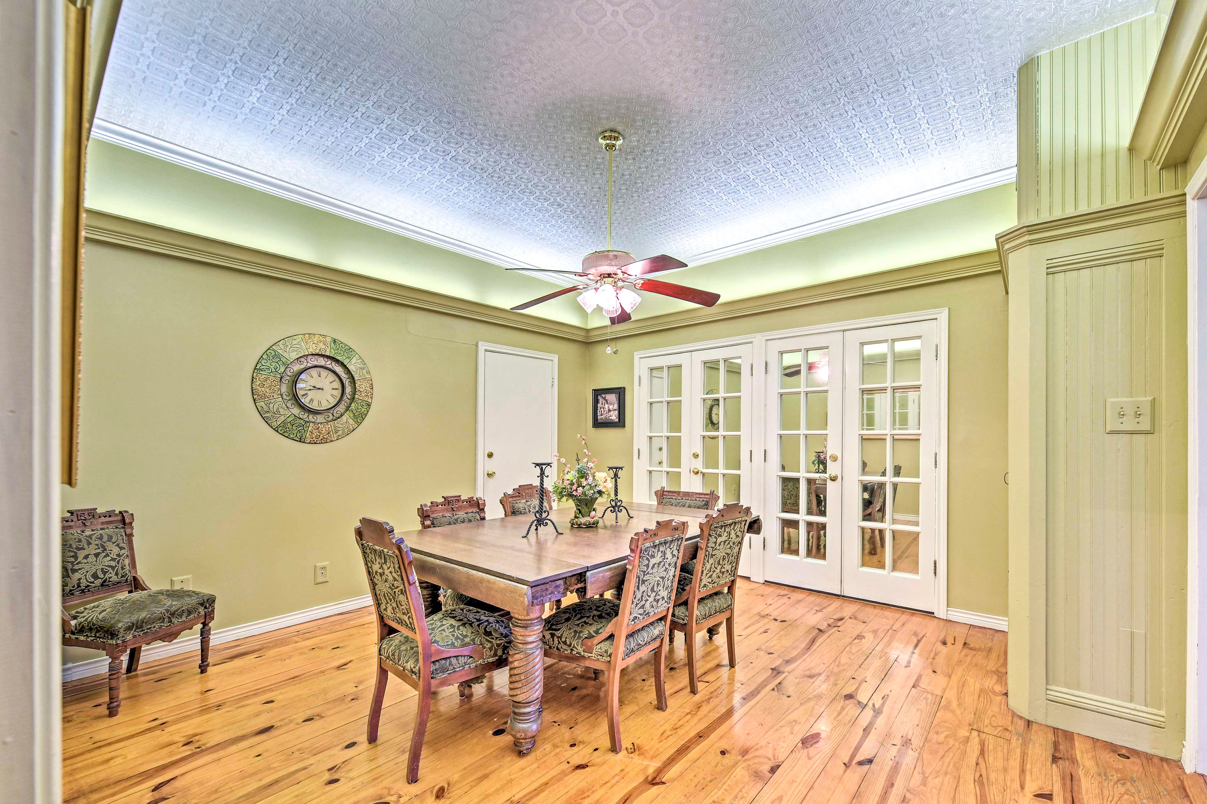 Dining Room | Dishware & Flatware
