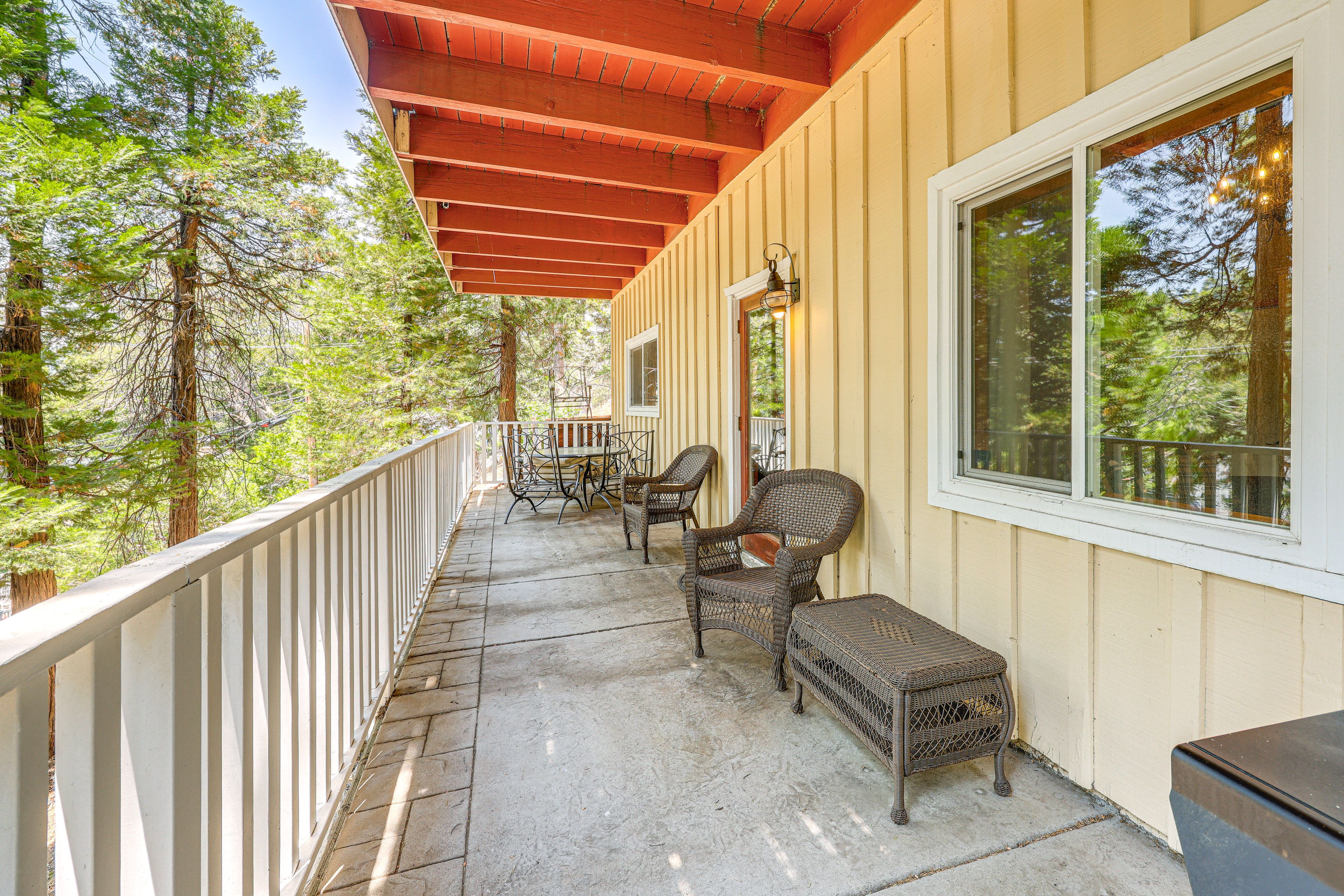 Lower Deck | Dining Area | Seating | Gas Grill