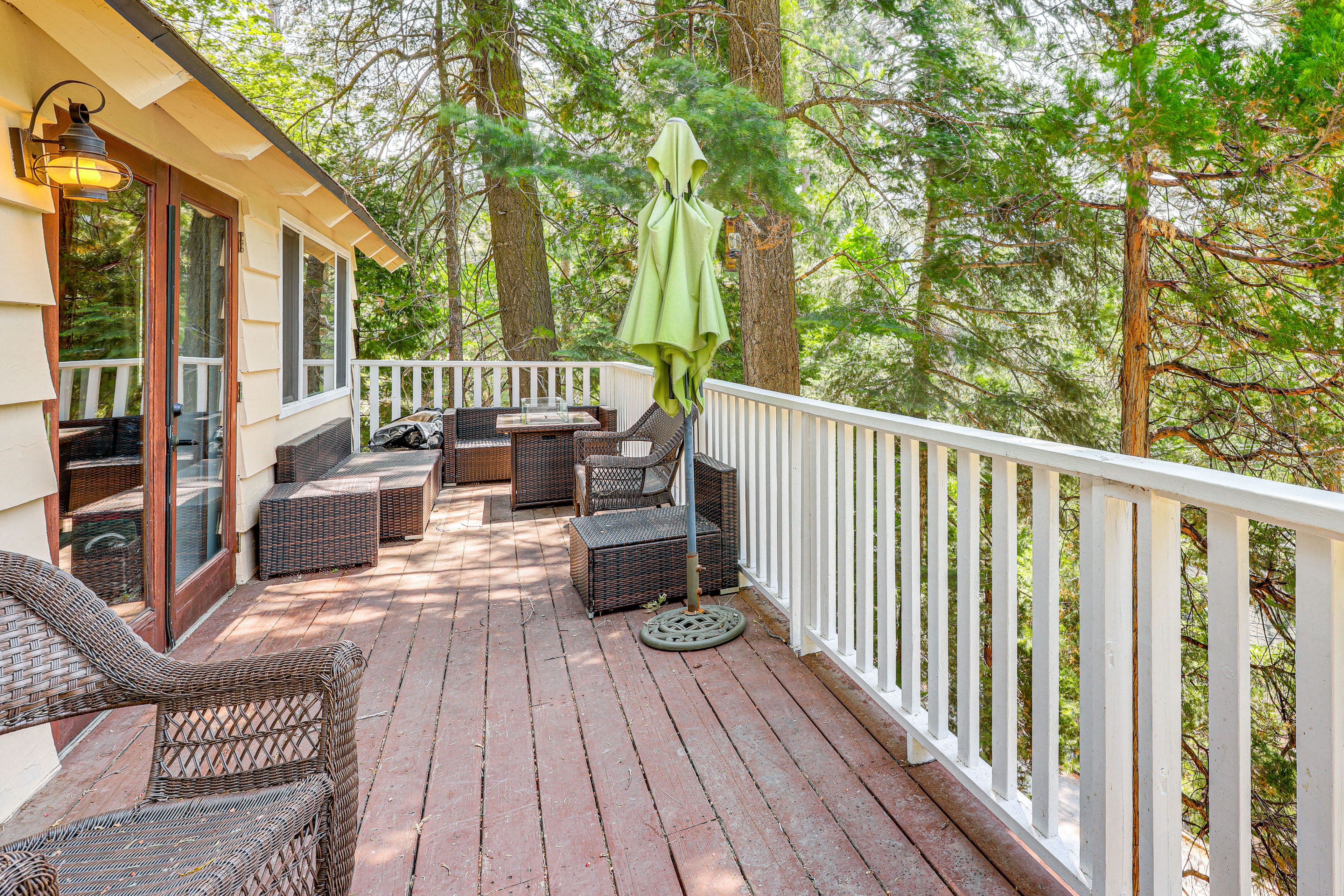 Upper Deck | Seating | Gas Fire Pit