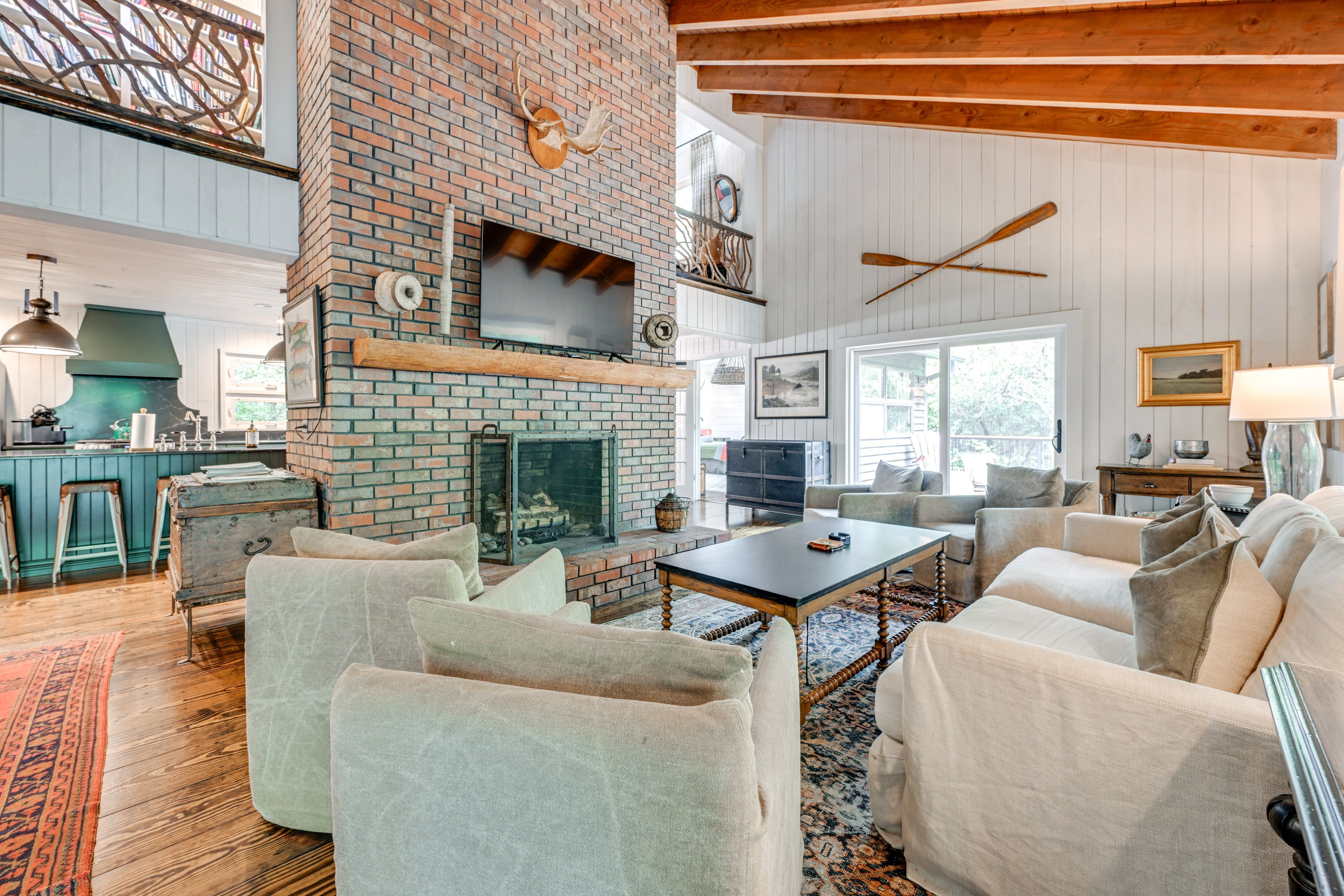 Main Living Space | Smart TV | Gas Fireplace