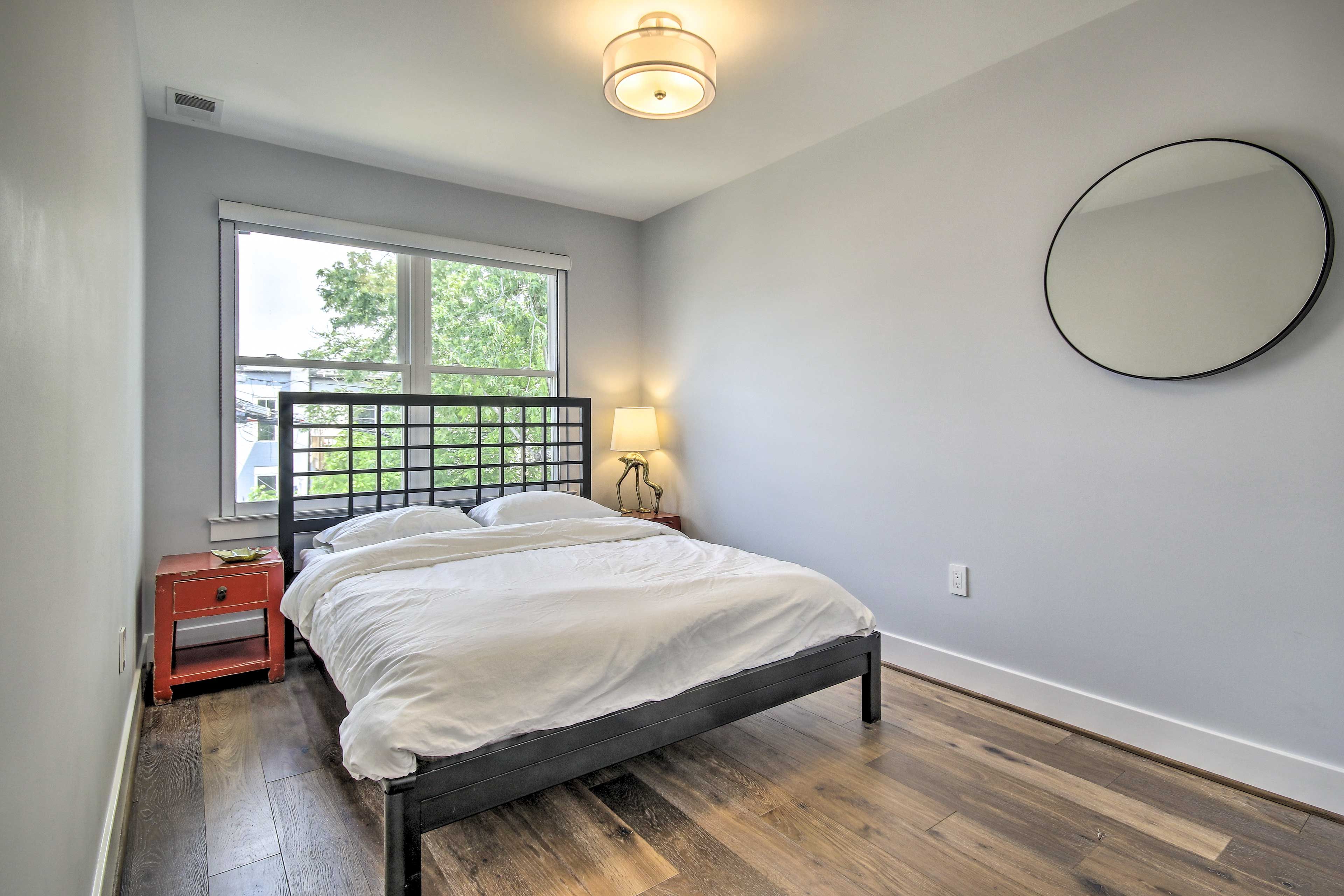 Bedroom 2 | Queen Bed