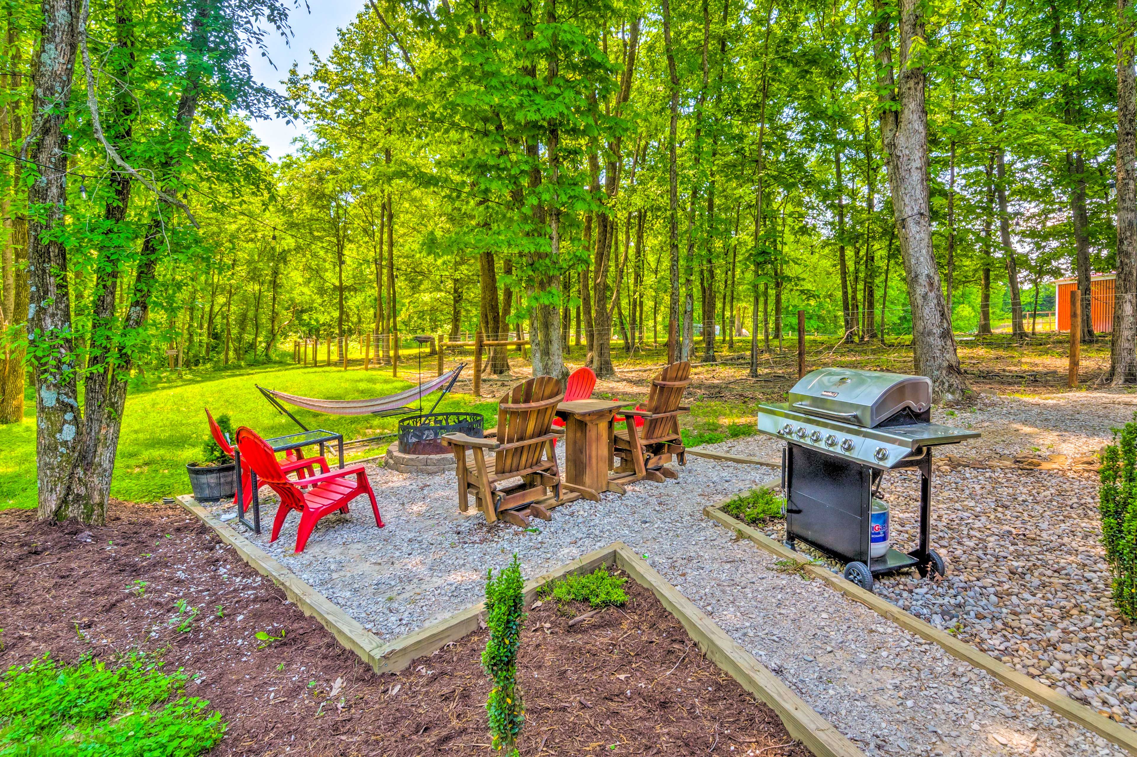 Private Yard | Fire Pit