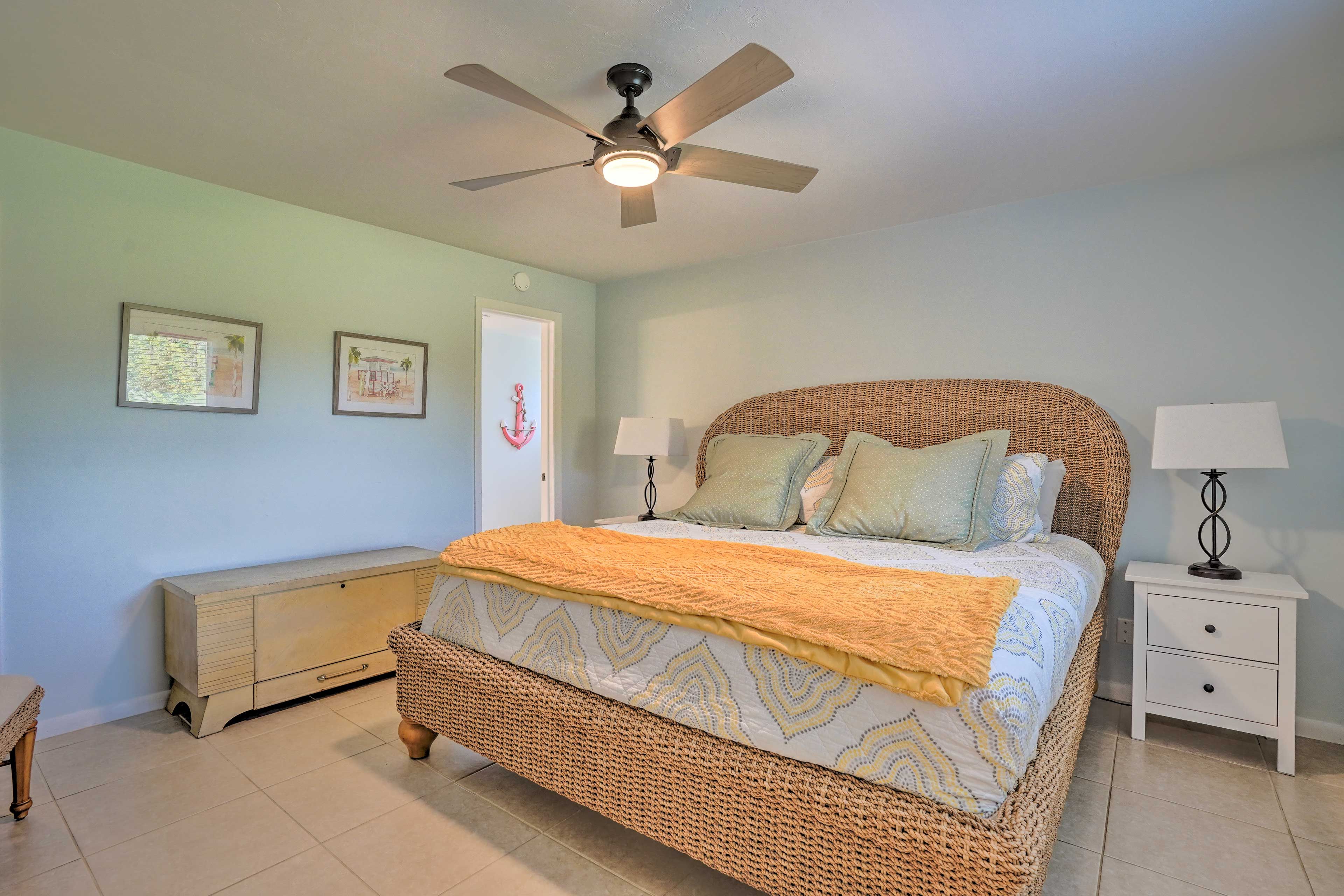 Bedroom 1 | King Bed
