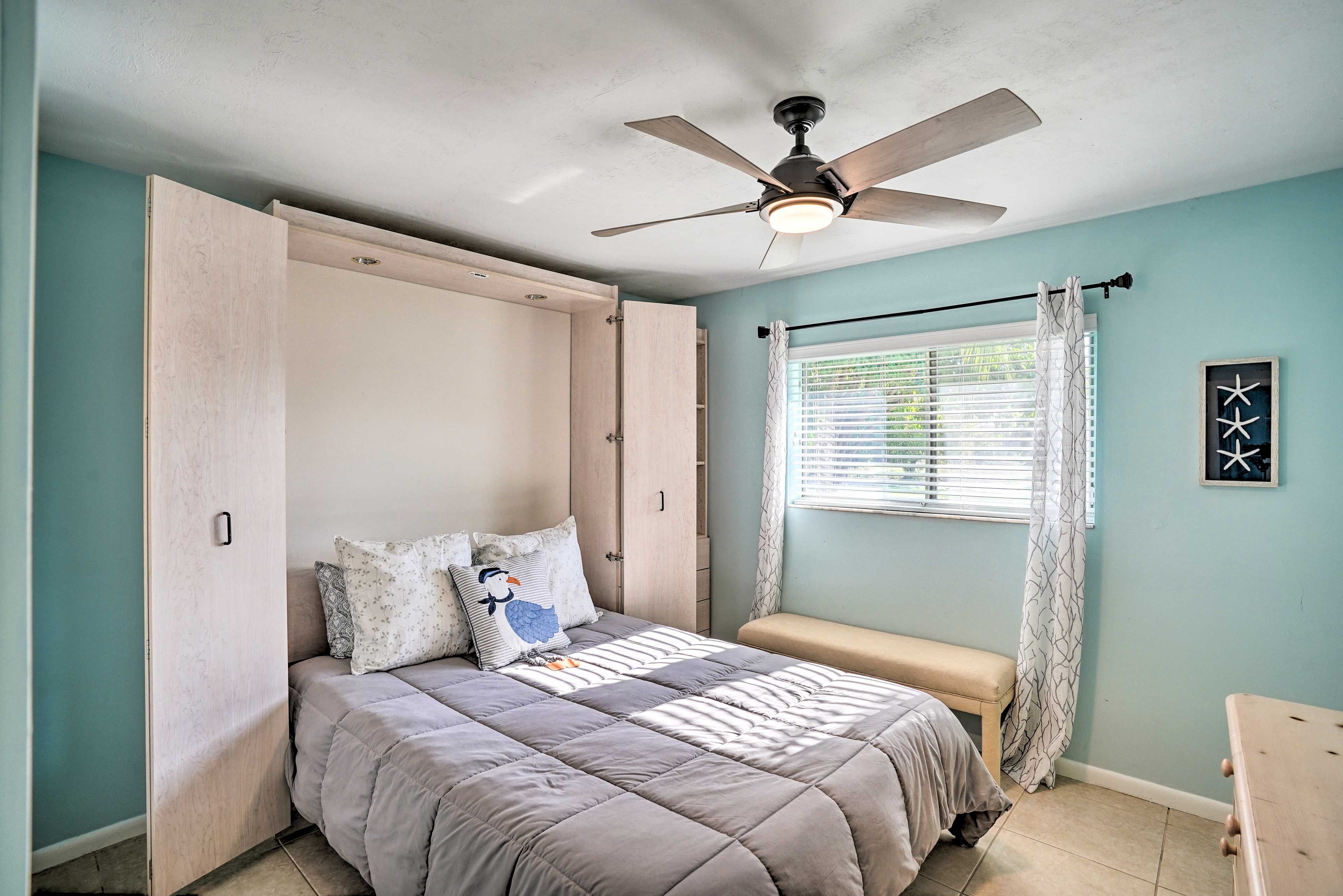Bedroom 3 | Queen Murphy Bed