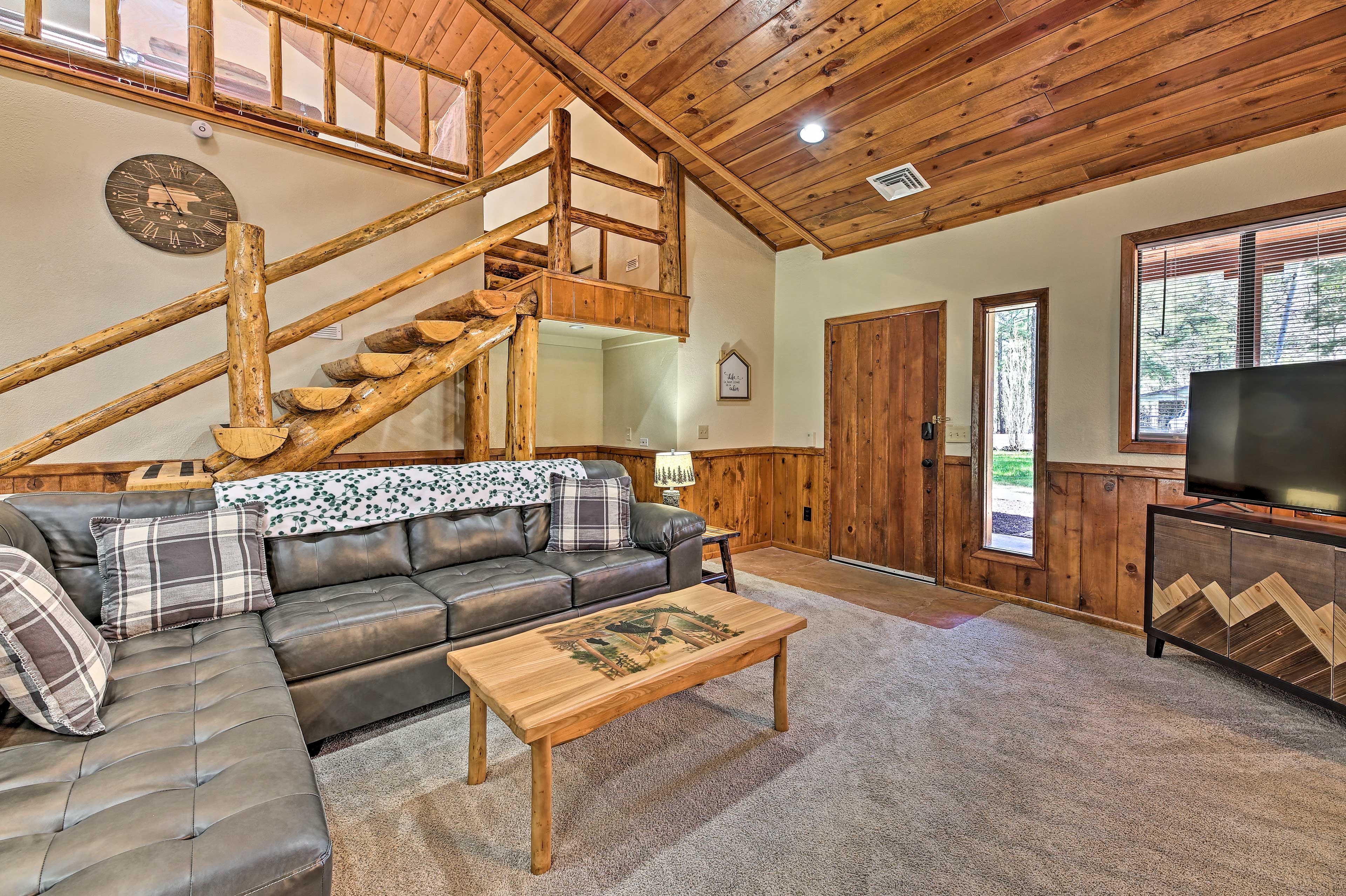 Living Room | Smart TV | Free WiFi