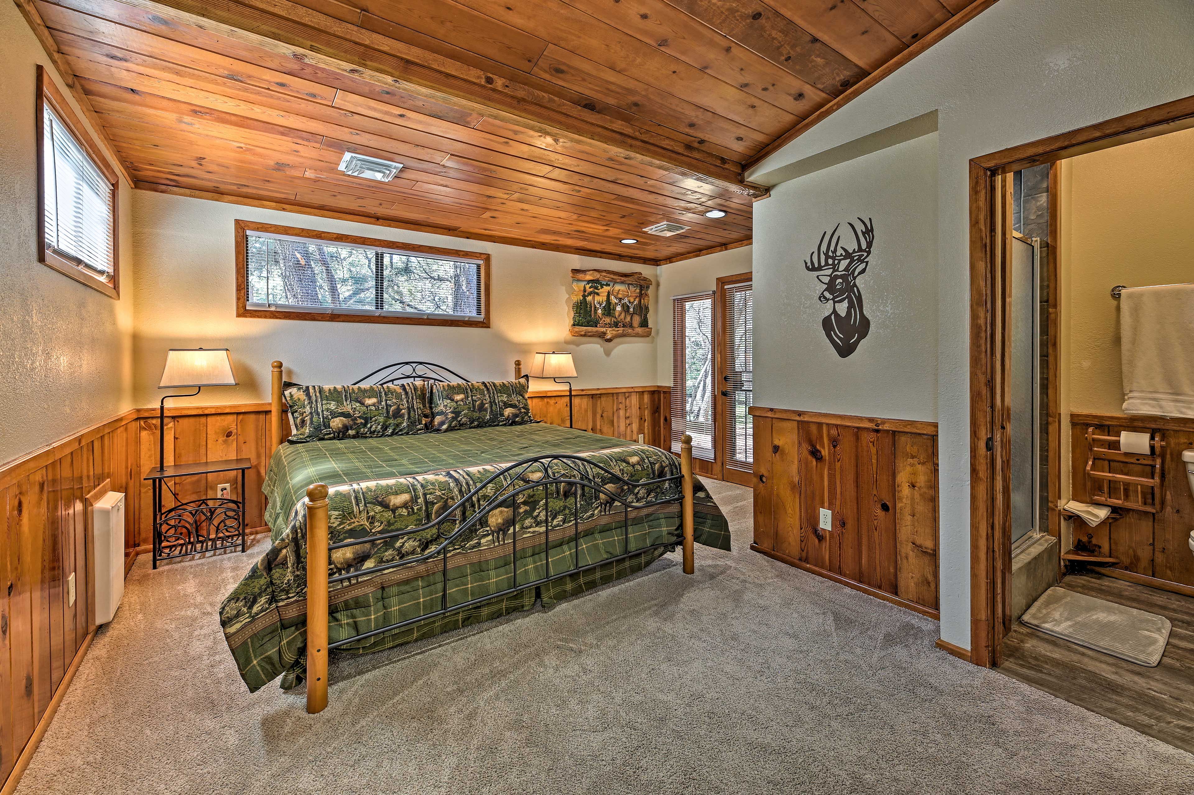Bedroom 1 | King Bed | Linens Provided | En-Suite Bathroom