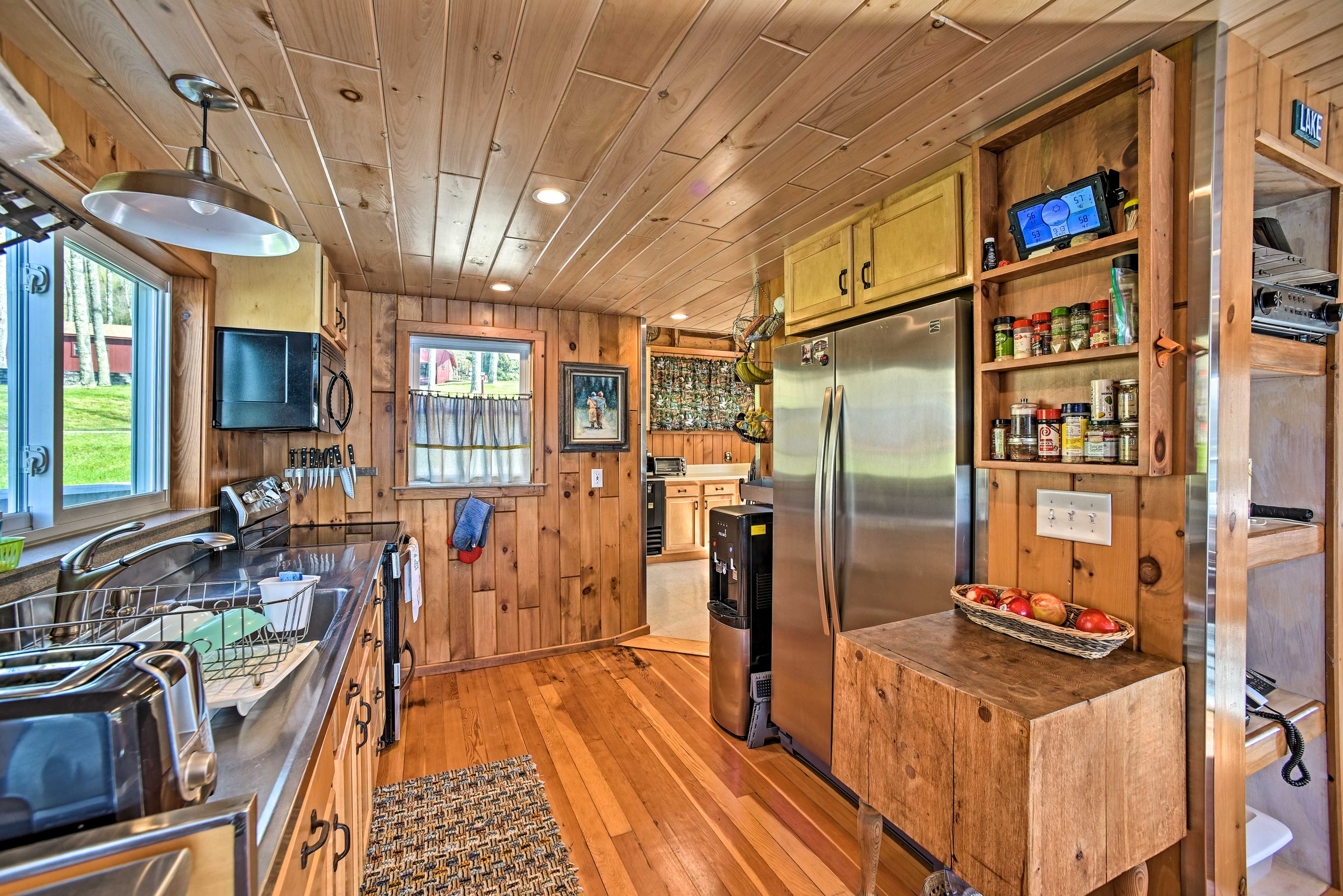 Kitchen | Dishware/Flatware | Pots/Pans