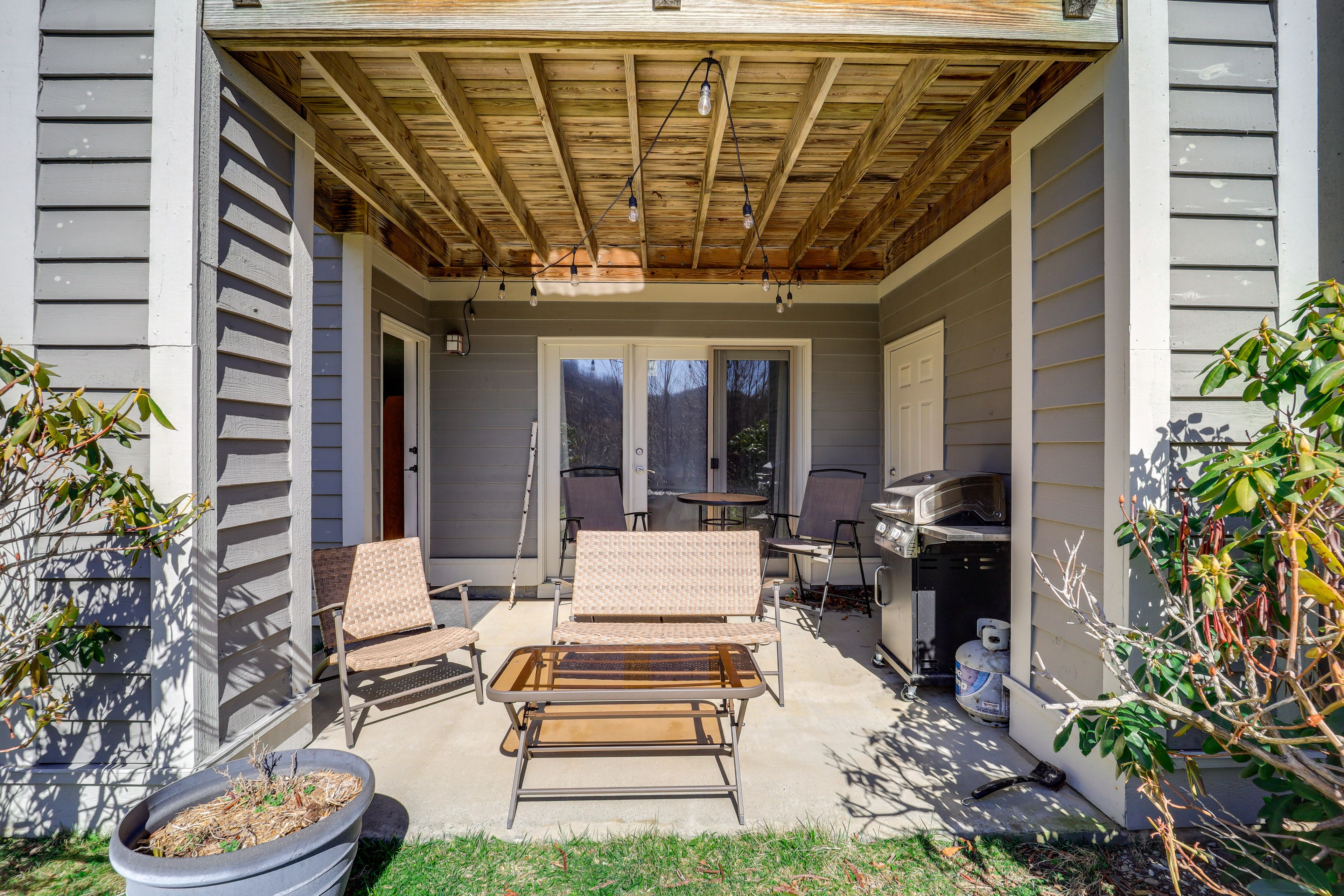 Private Patio | Mountain Views | Pet Friendly w/ Fee