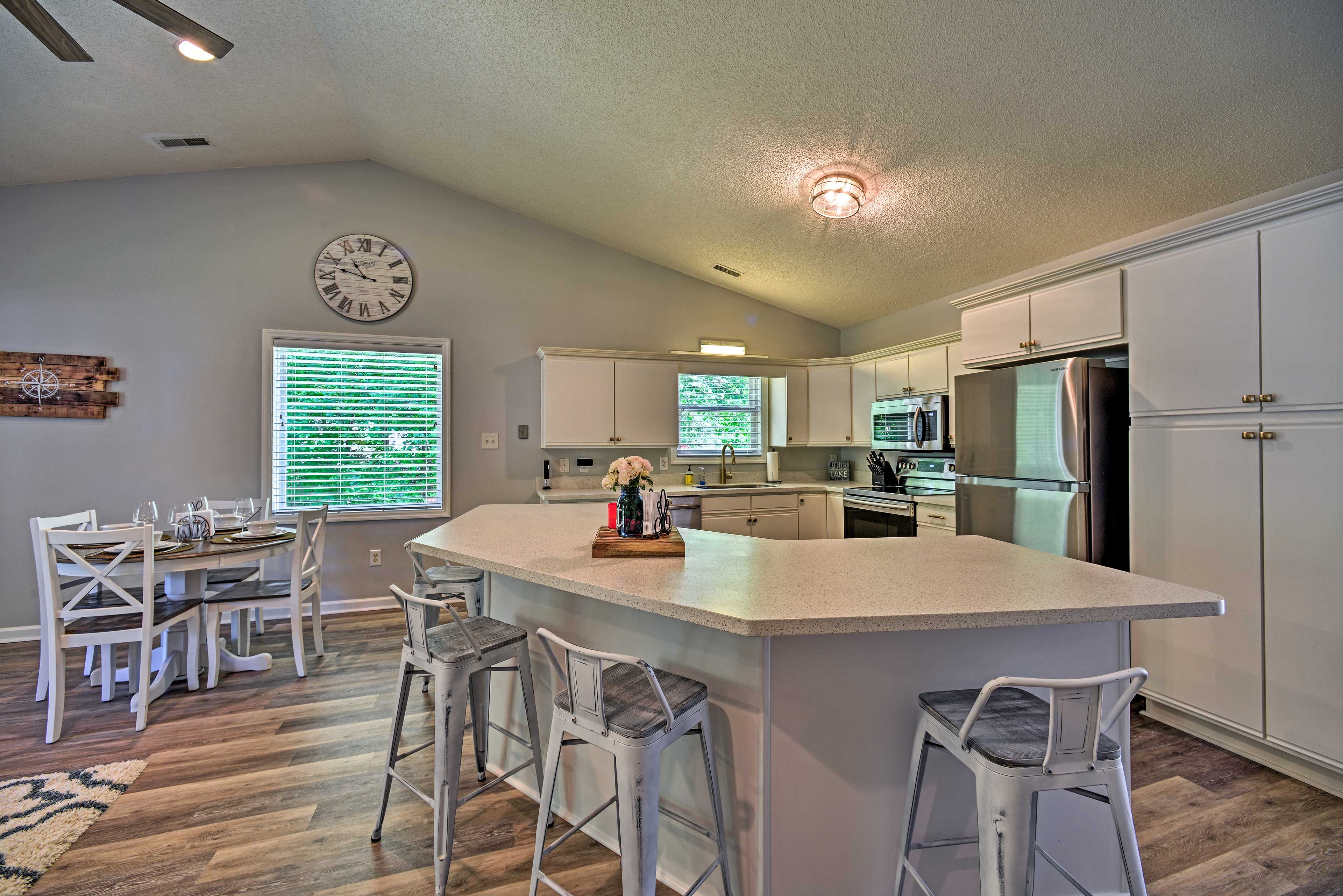 Kitchen | Trash Bags & Paper Towels