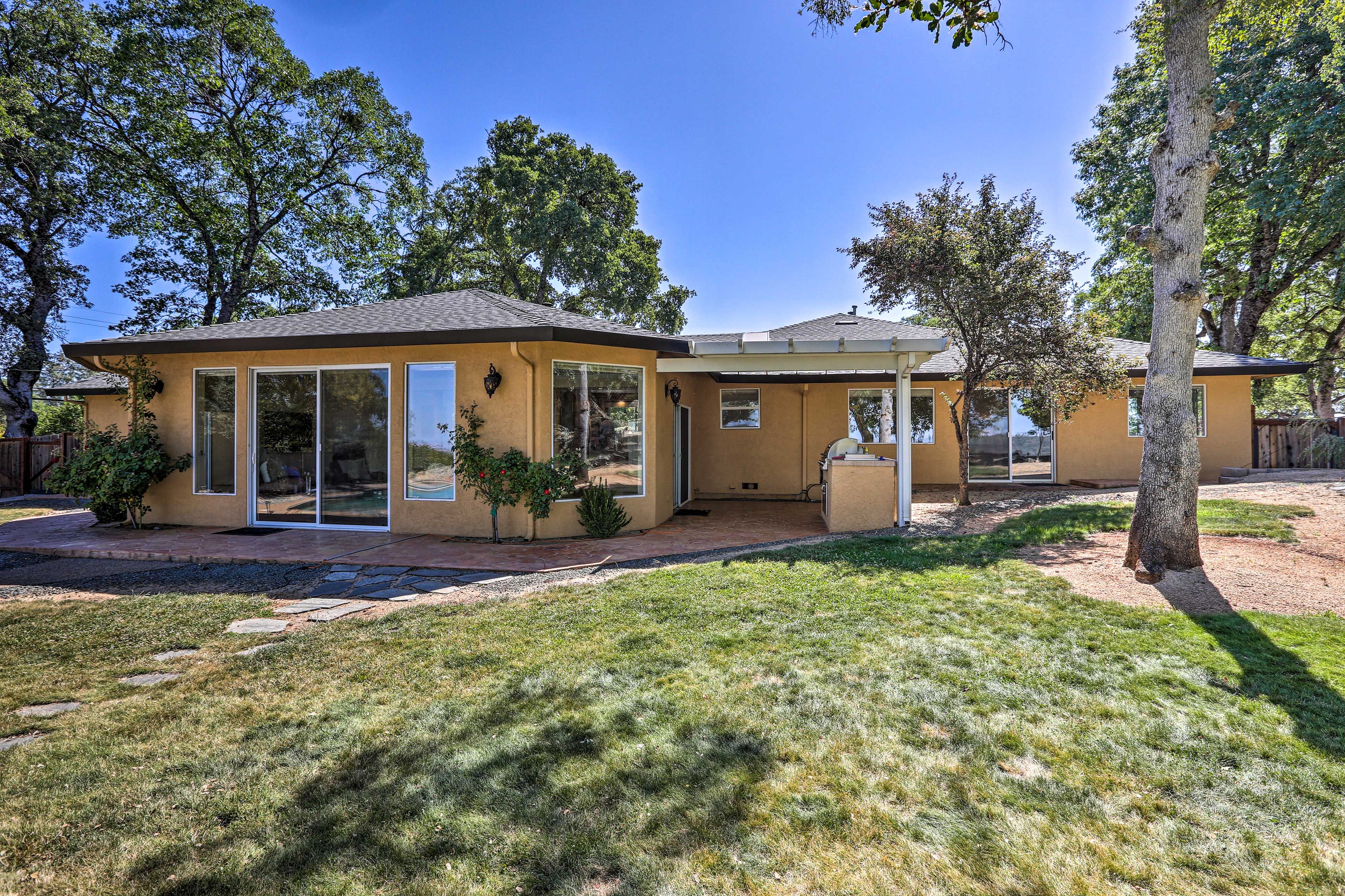 Private Yard | 5-Acre Lot
