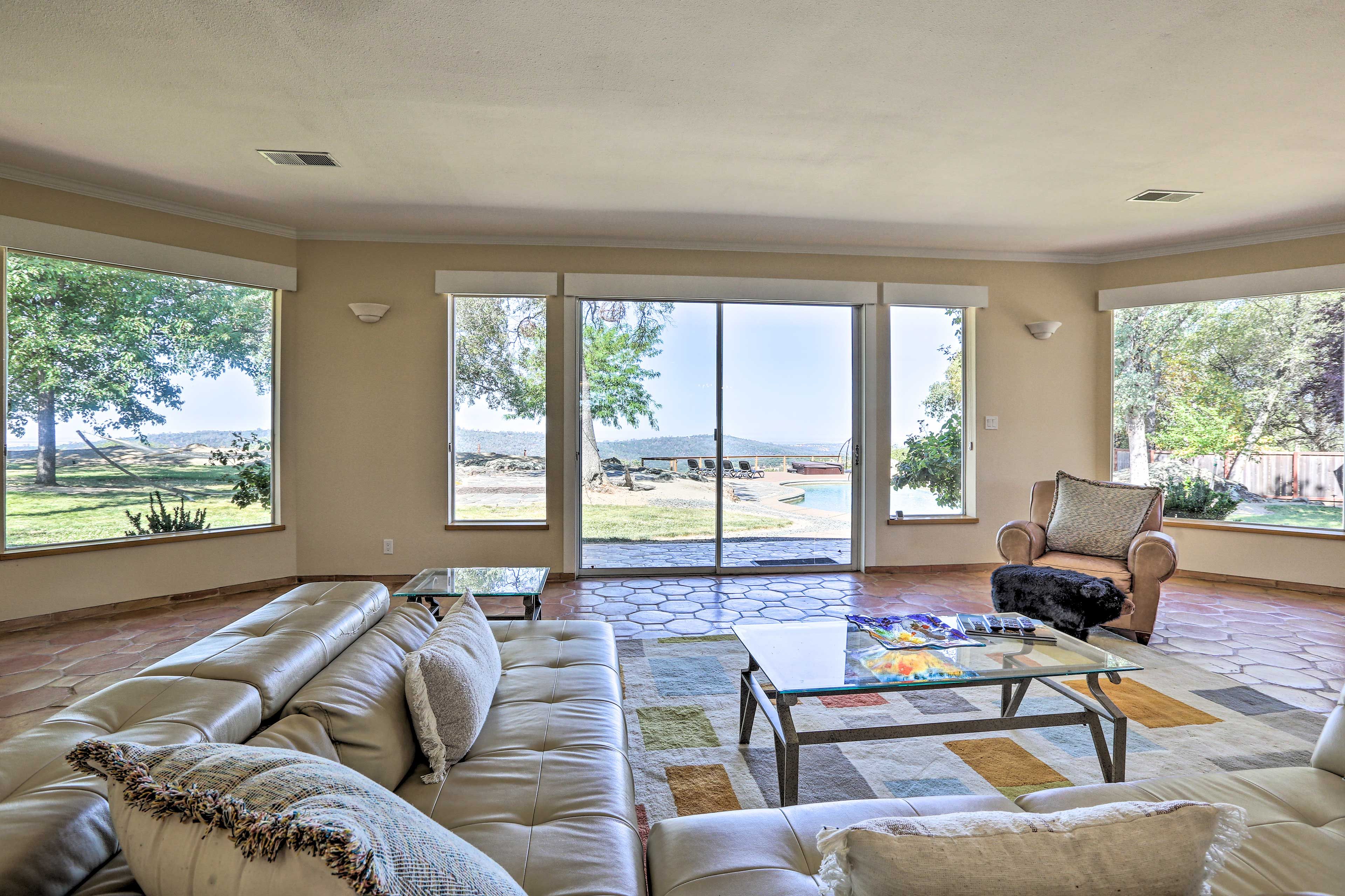 Living Room | Pool Views