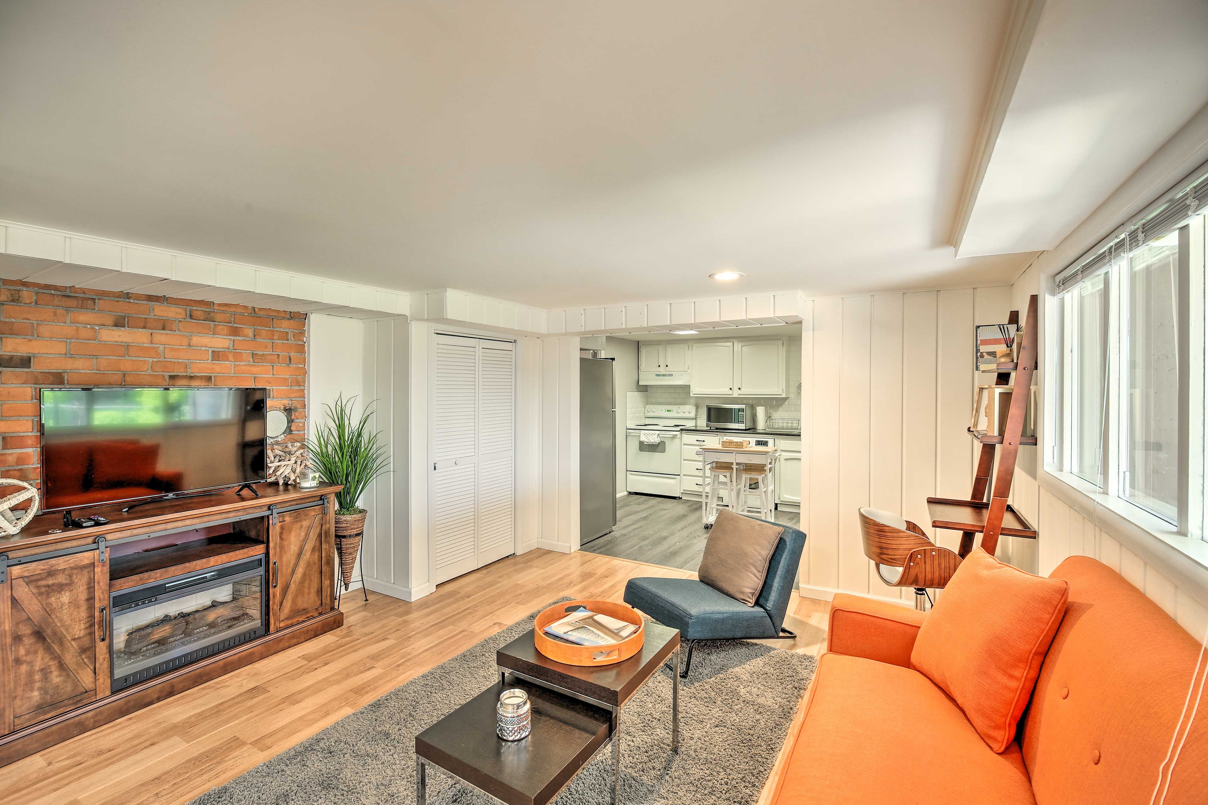 Seattle Vacation Rental Apartment | 2BR | 1BA | 900 Sq Ft | 1 Story