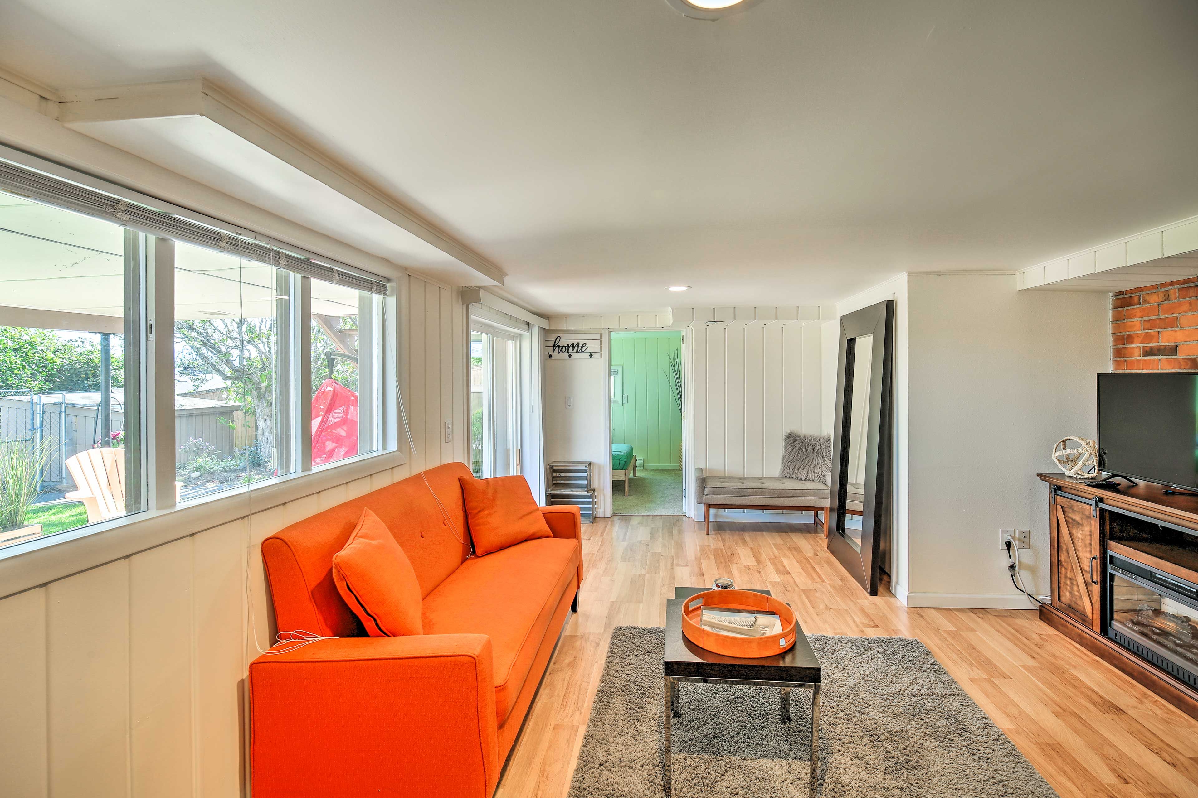 Living Room | Free WiFi