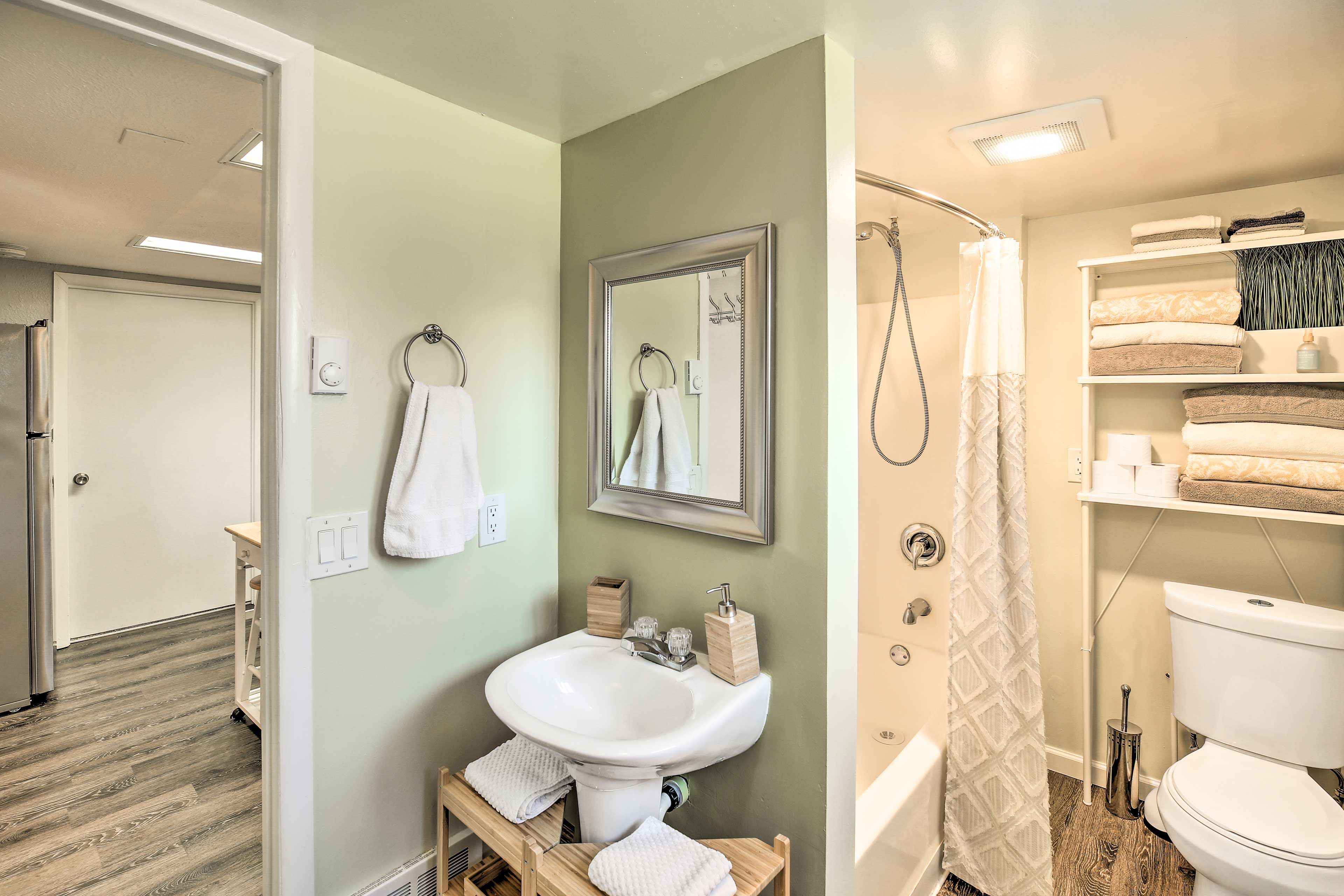 Full Bathroom