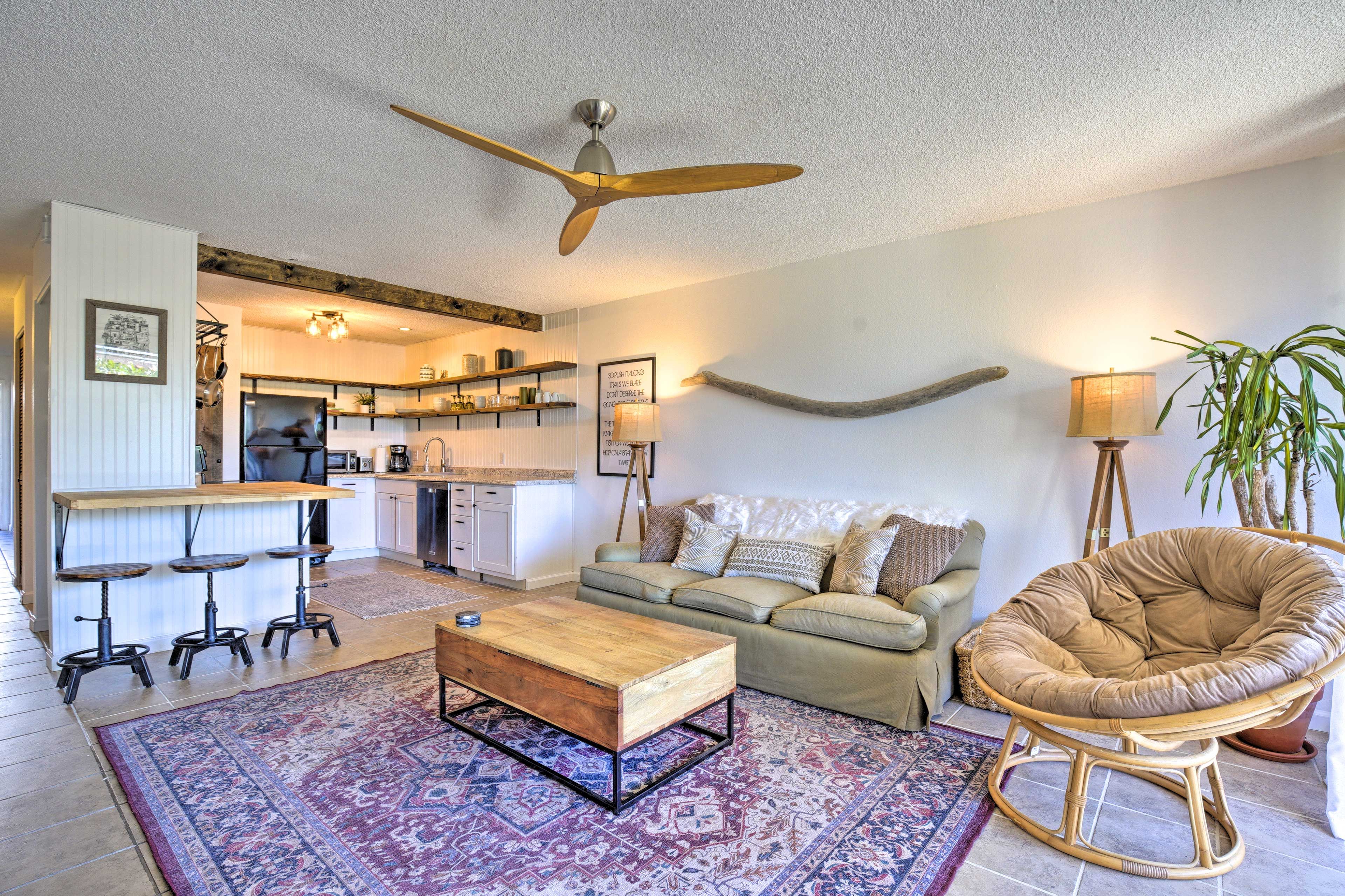 Kailua-Kona Vacation Rental | 1BR | 1BA | 1st-Floor Condo | 770 Sq Ft | 8 Steps