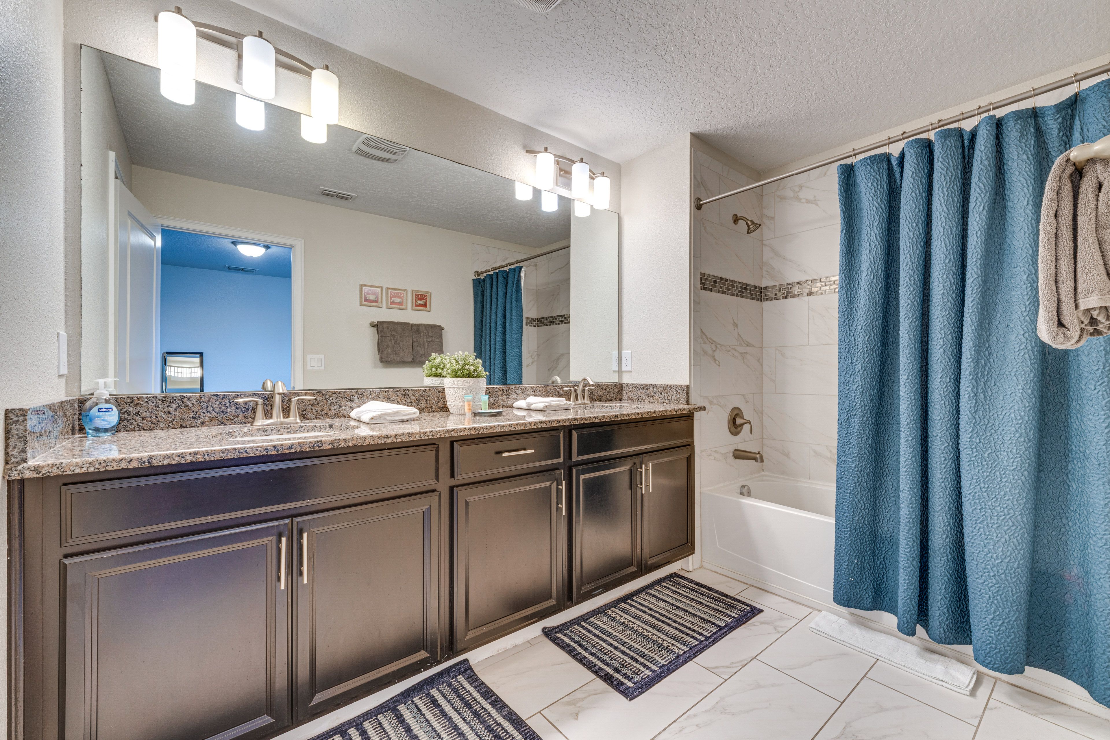 En-Suite Bathroom | 2nd Floor | Complimentary Toiletries