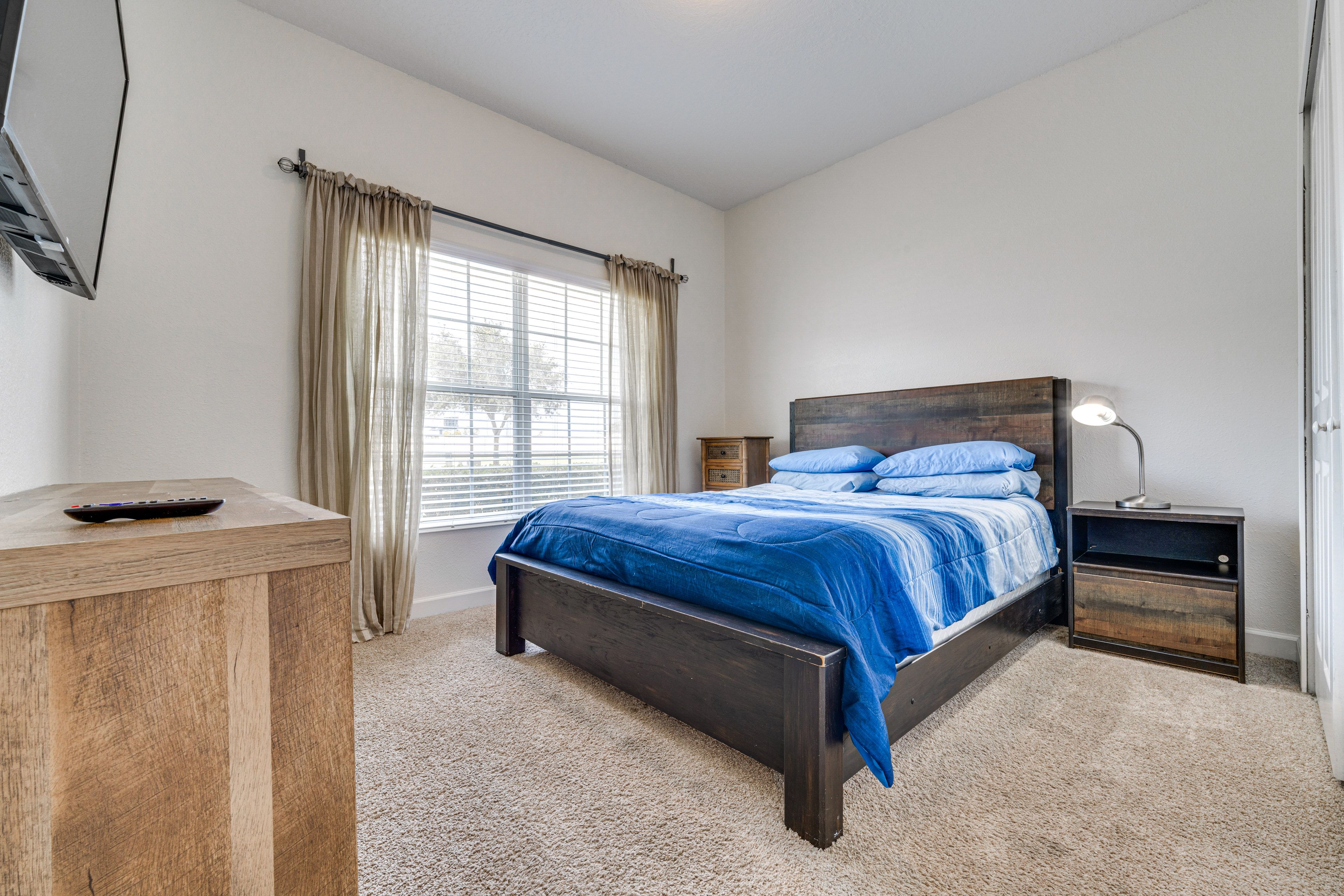 Bedroom 5 | 1st Floor | Full Bed | Smart TV