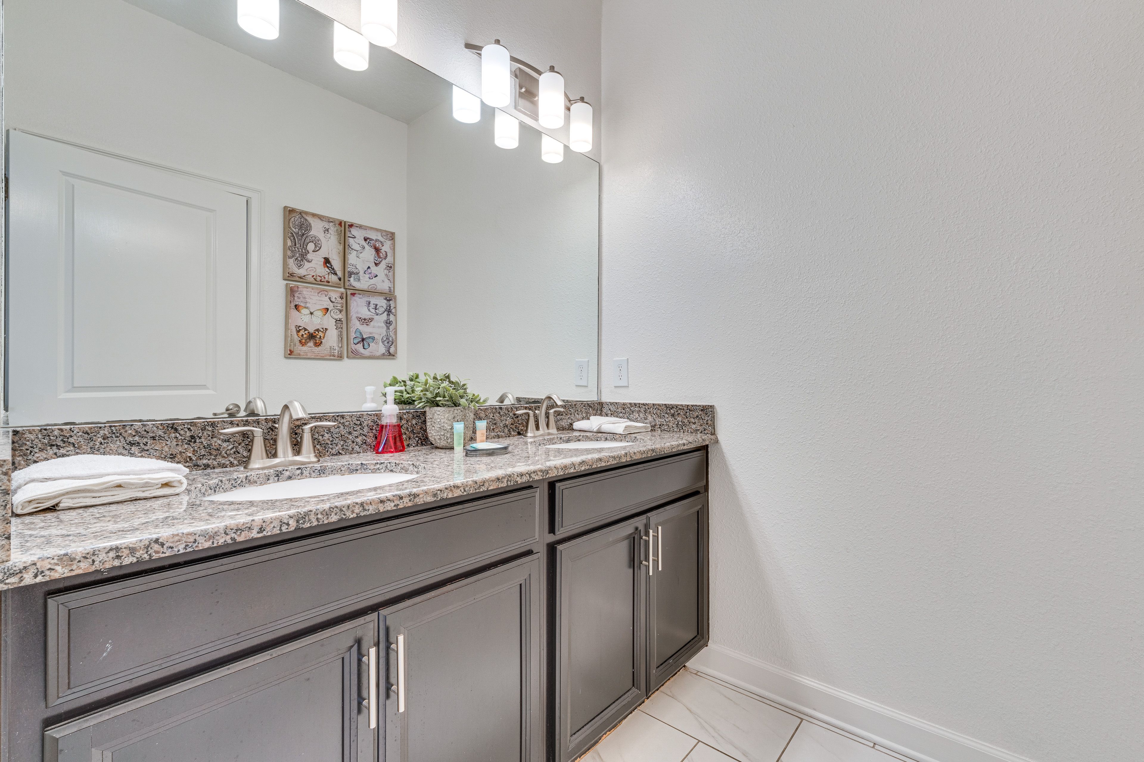Full Bathroom