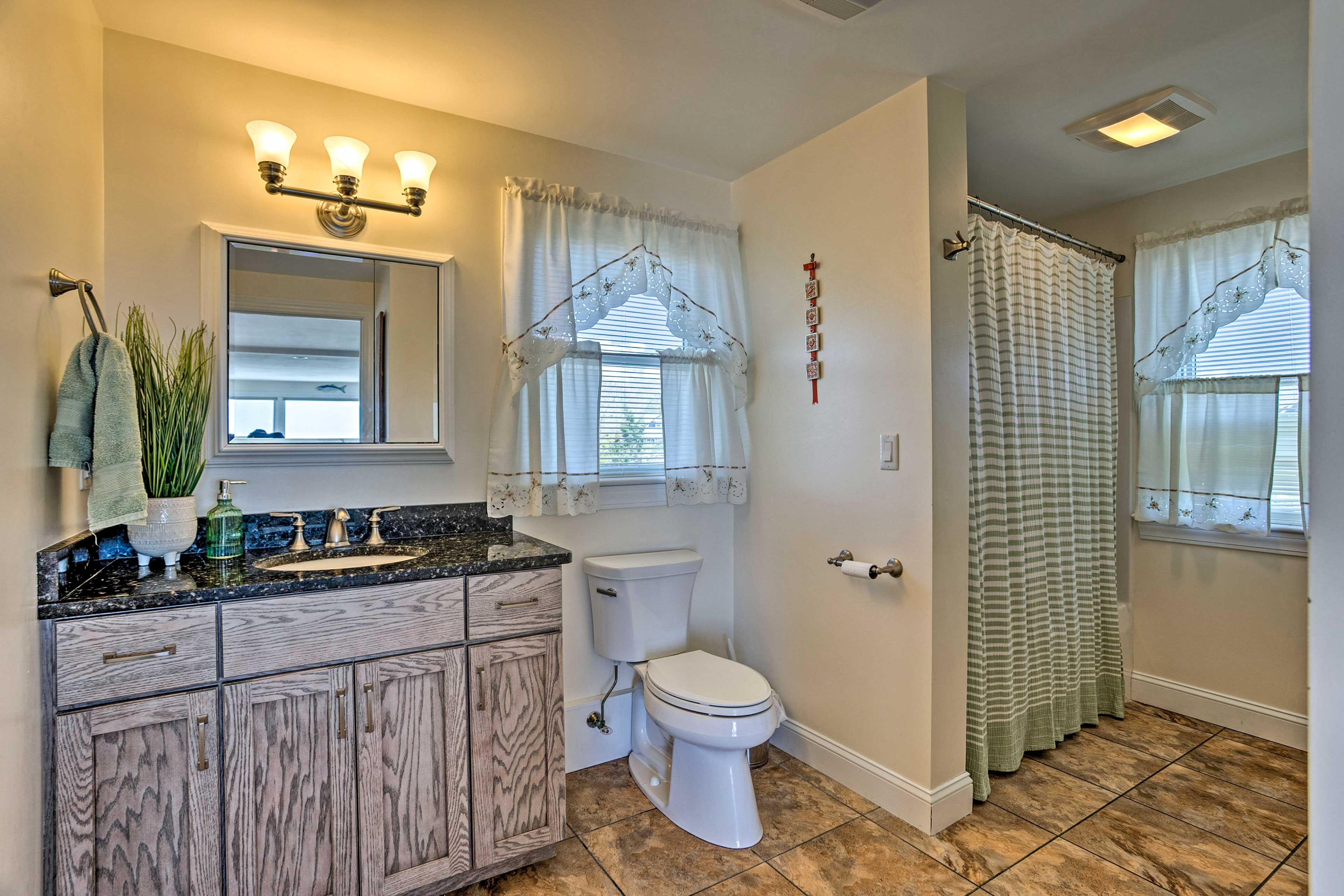 Full Bathroom | Complimentary Toiletries | Linens & Towels | Hair Dryer