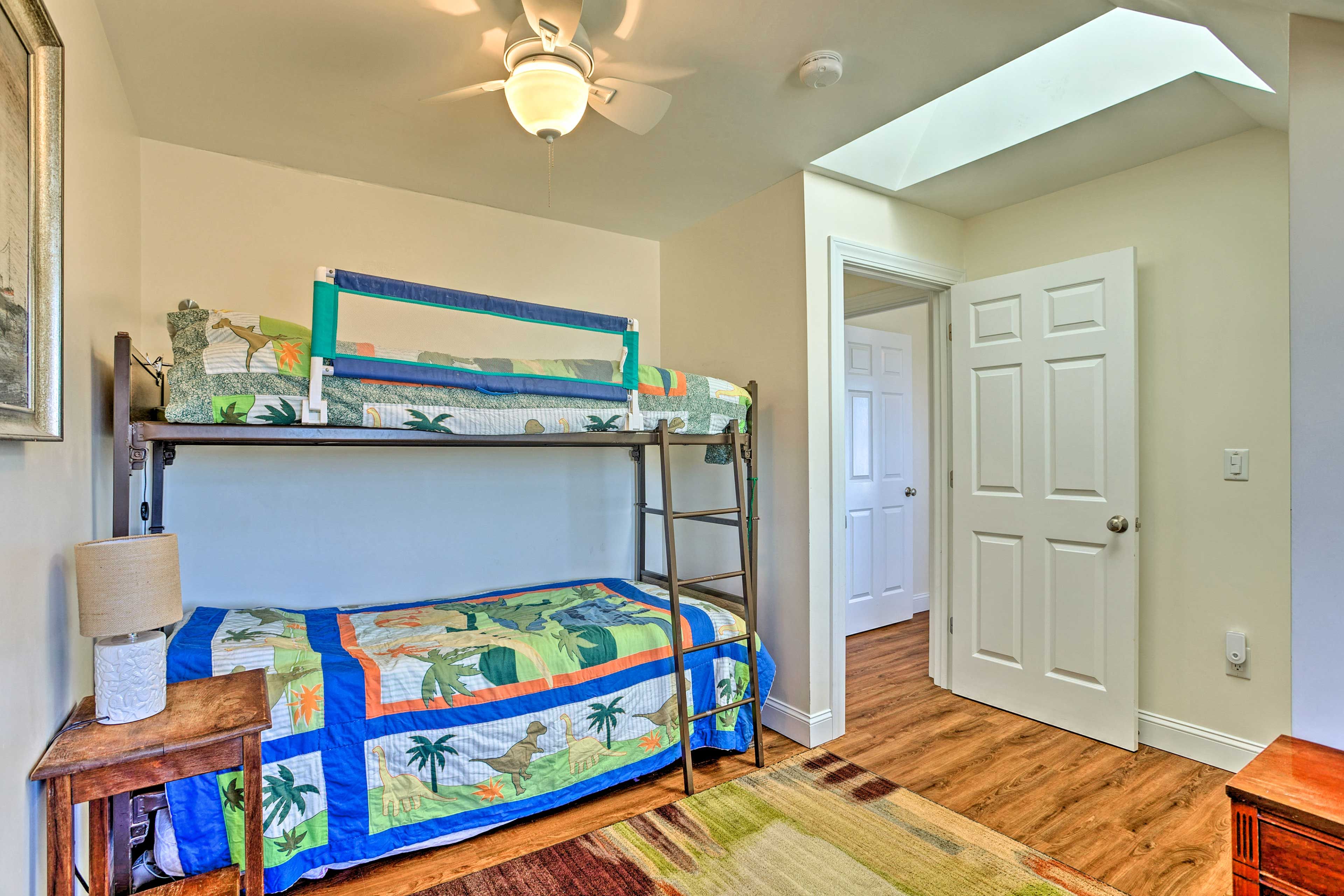 Bedroom 3 | Twin Bunk Bed w/ Twin Trundle