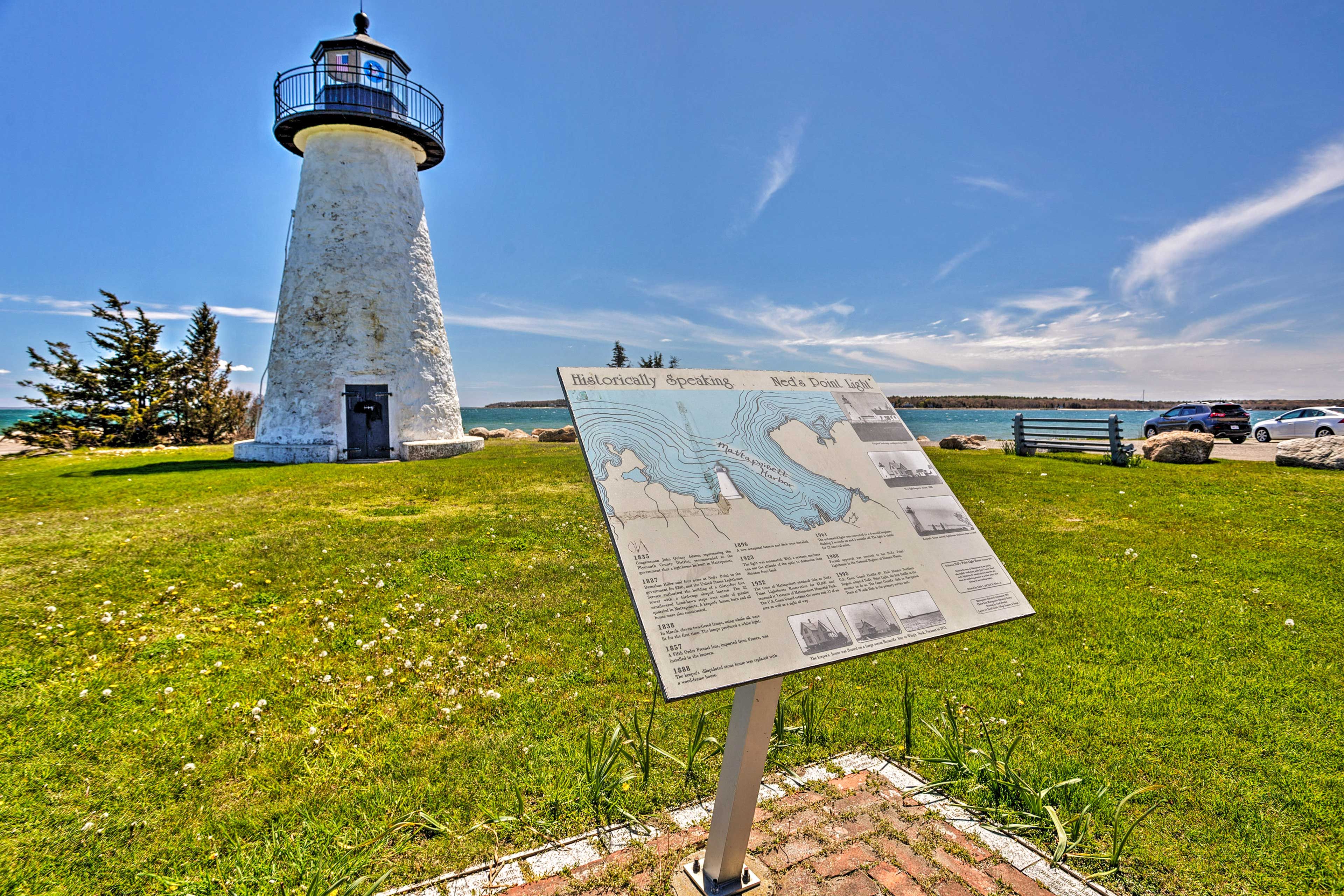 Neds Point Lighthouse (1,000 Feet)