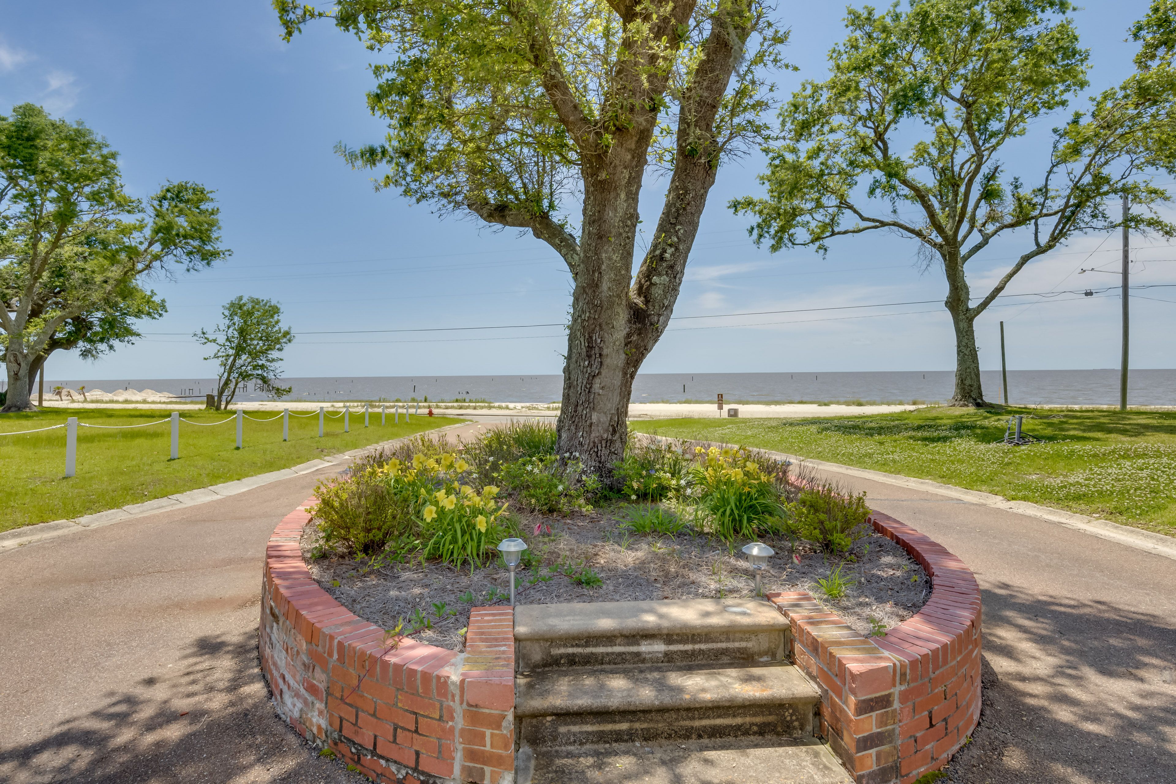 Public Beach Access (0.4 Miles)