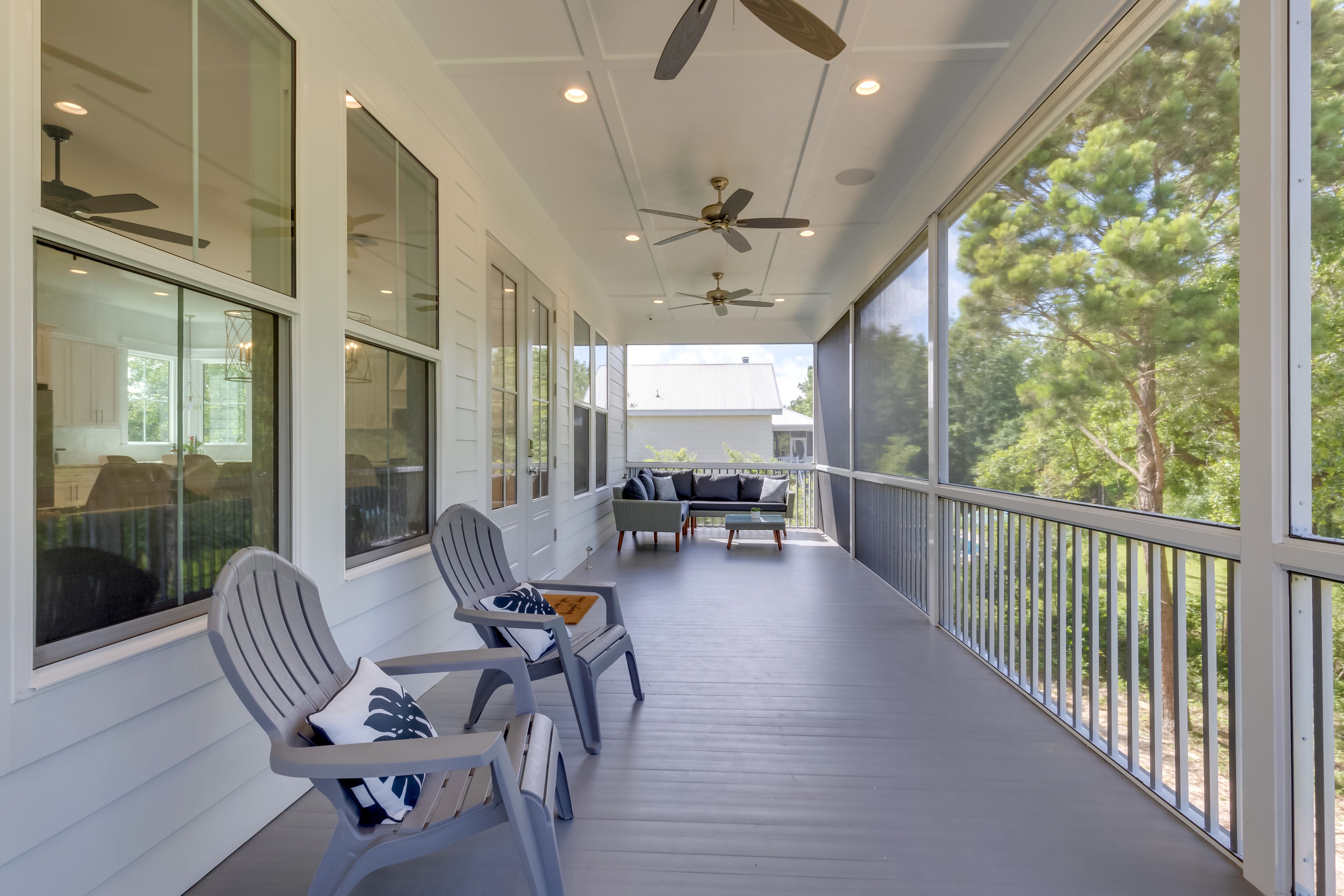 Furnished Screened-In Back Porch