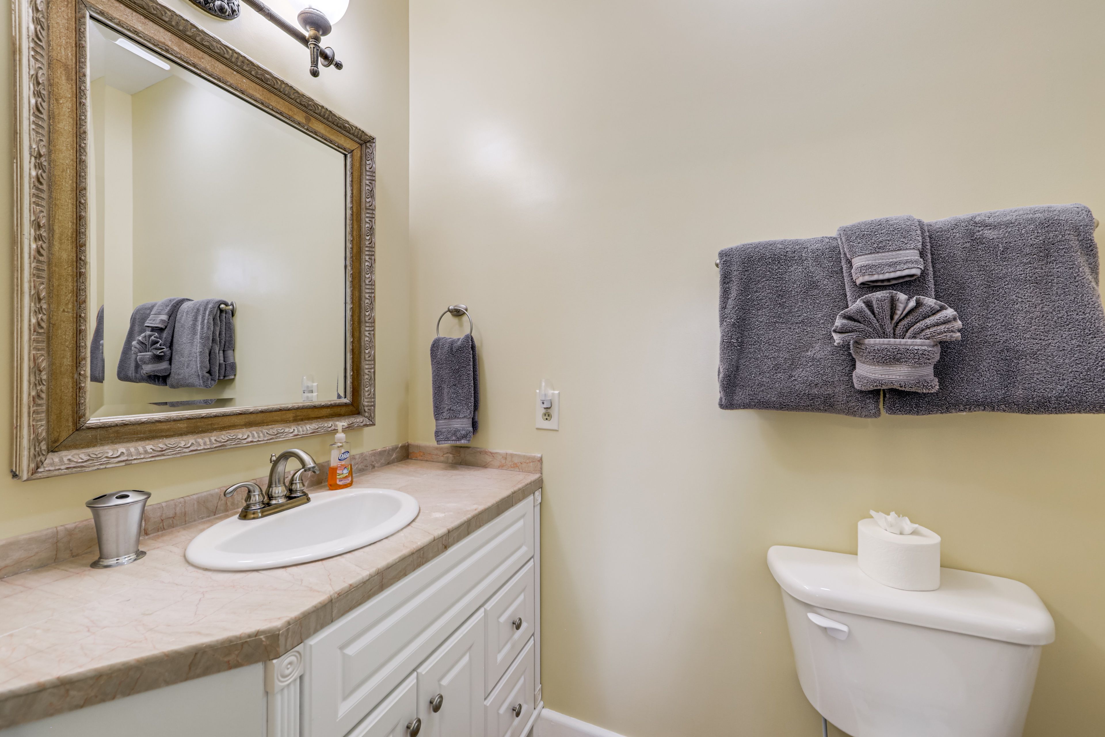 Full Bathroom | Main Floor